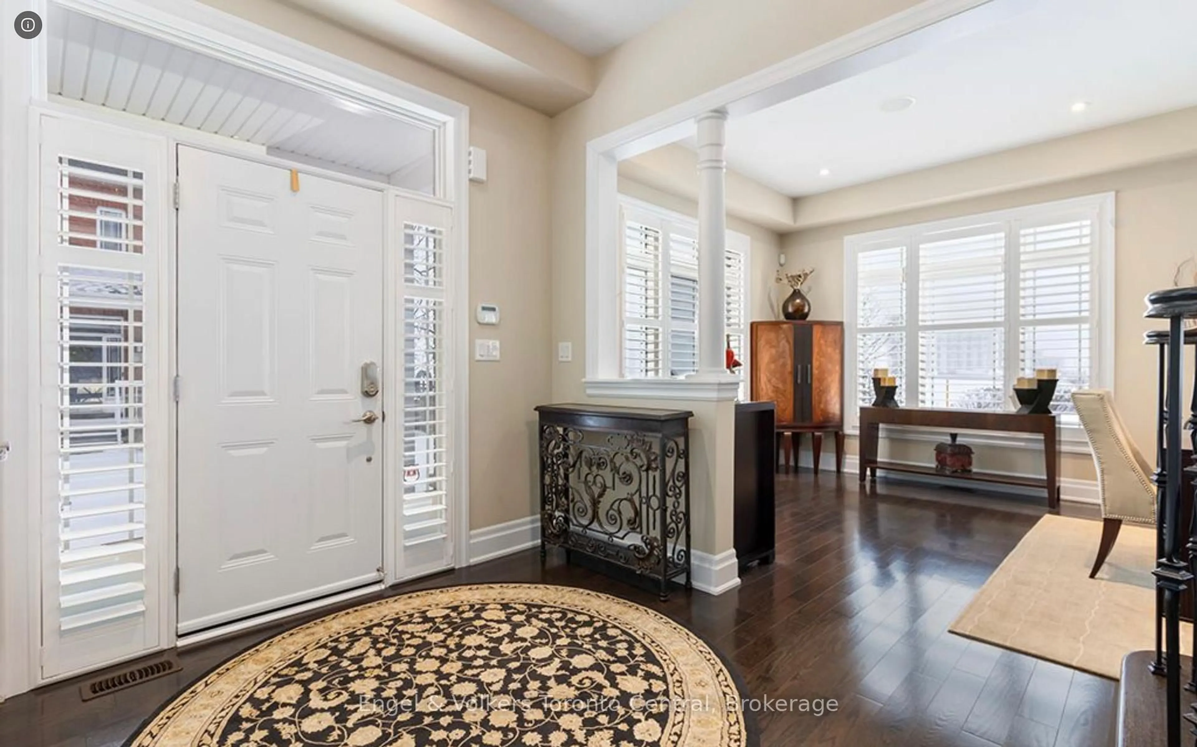 Indoor entryway for 1 Westmount Mews #7, Collingwood Ontario L9Y 0J9