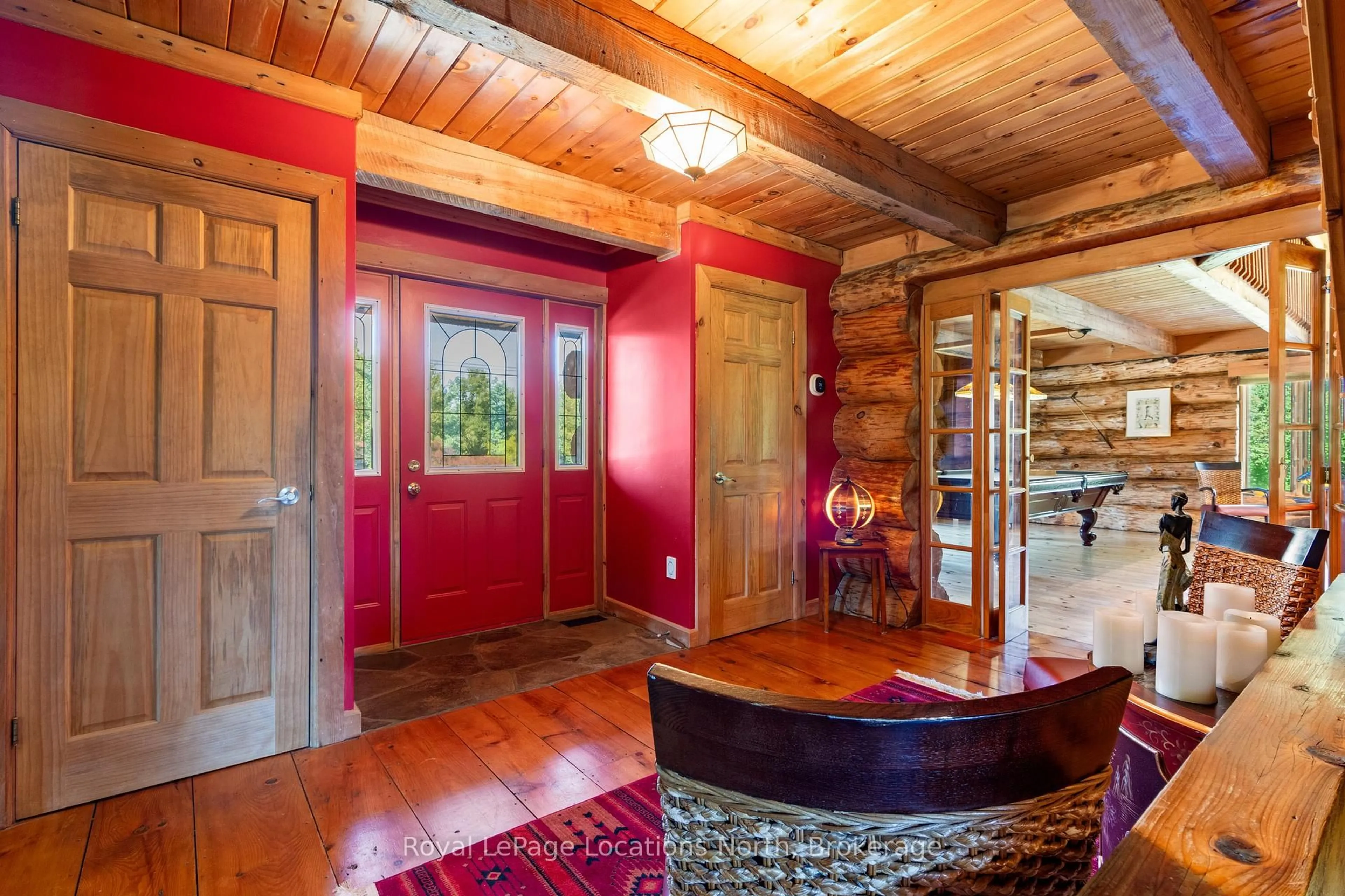 Indoor foyer for 24 Oliver Cres, Collingwood Ontario L9Y 3Z1