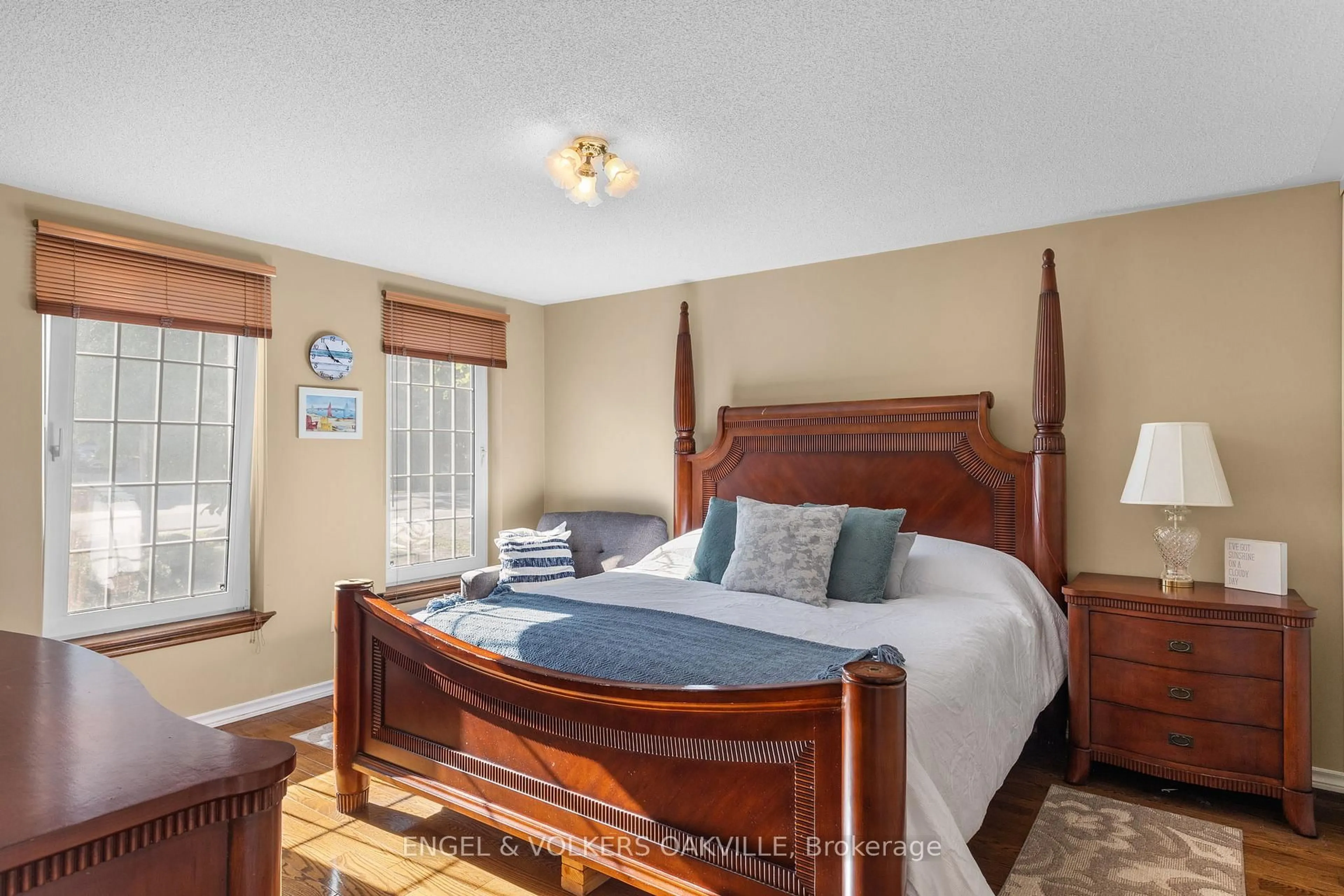 Bedroom with bed, unknown for 216 Robins Point Rd, Tay Ontario L0K 2A0