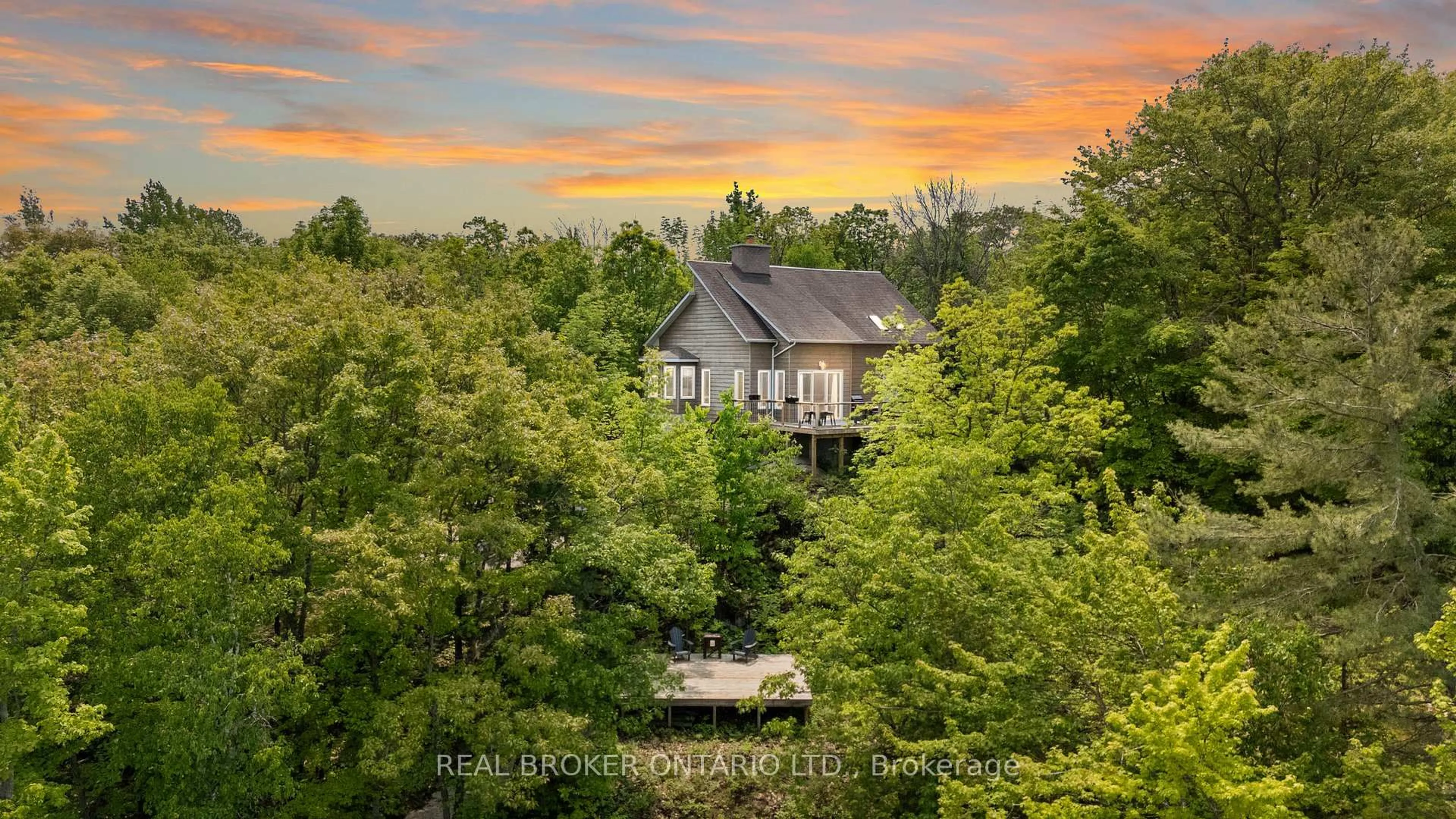 A pic from outside/outdoor area/front of a property/back of a property/a pic from drone, unknown for 2043 Beman Point Lane, Severn Ontario L0K 1E0