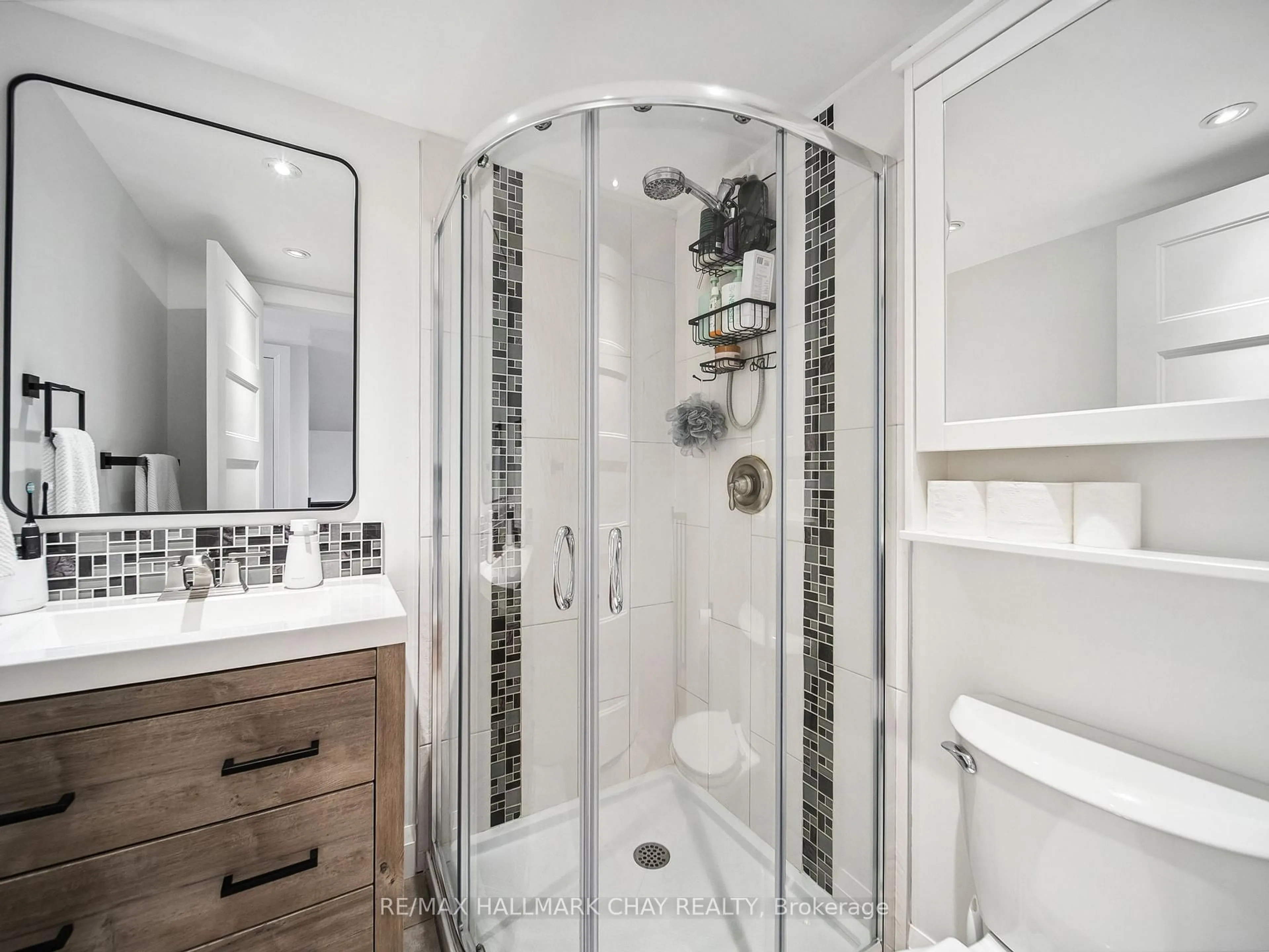 Contemporary bathroom, ceramic/tile floor for 4539 Penetanguishene Rd, Springwater Ontario L0L 1V0