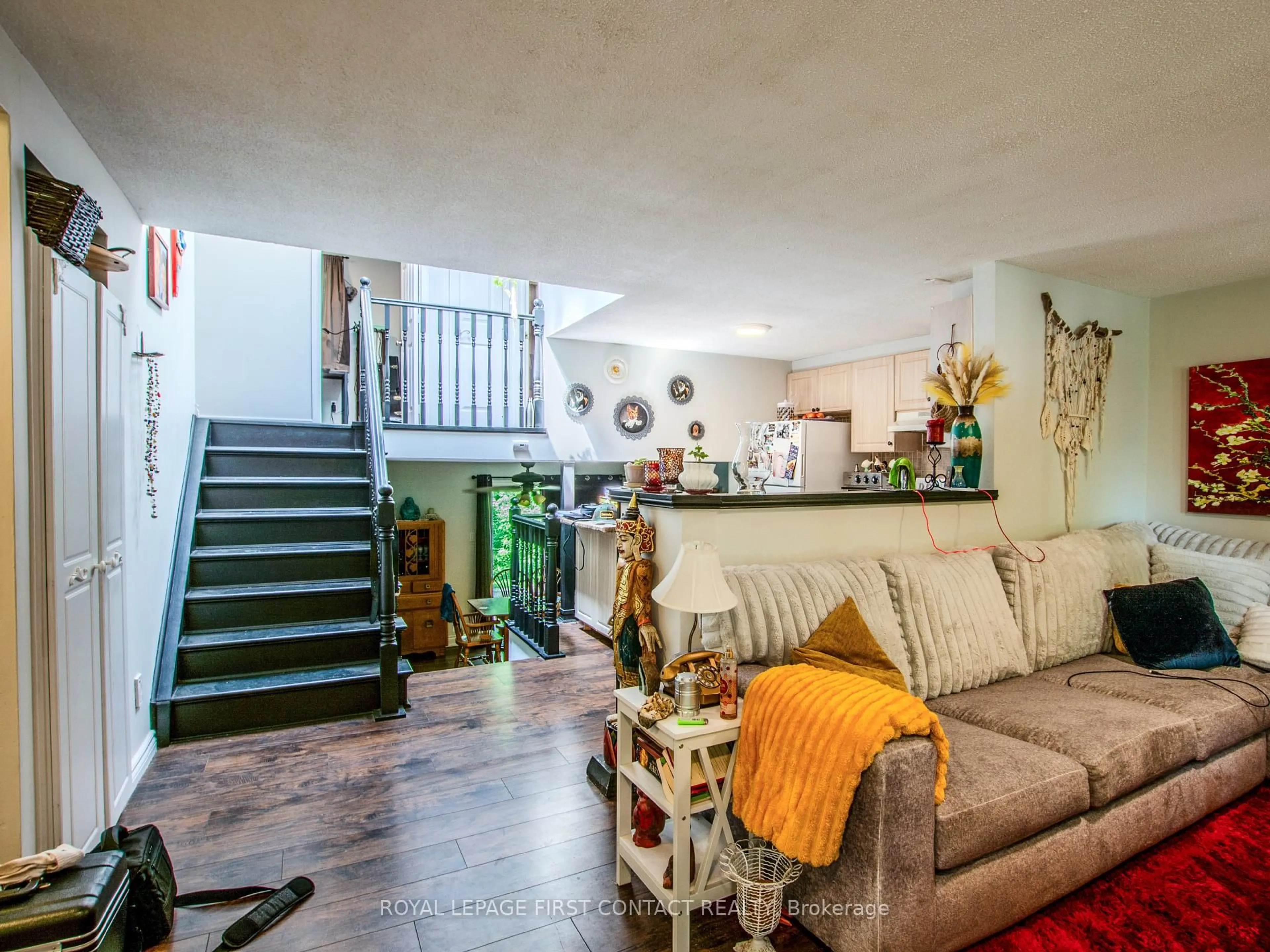 Unknown for 40 Doris Dr, Barrie Ontario L4N 5L9