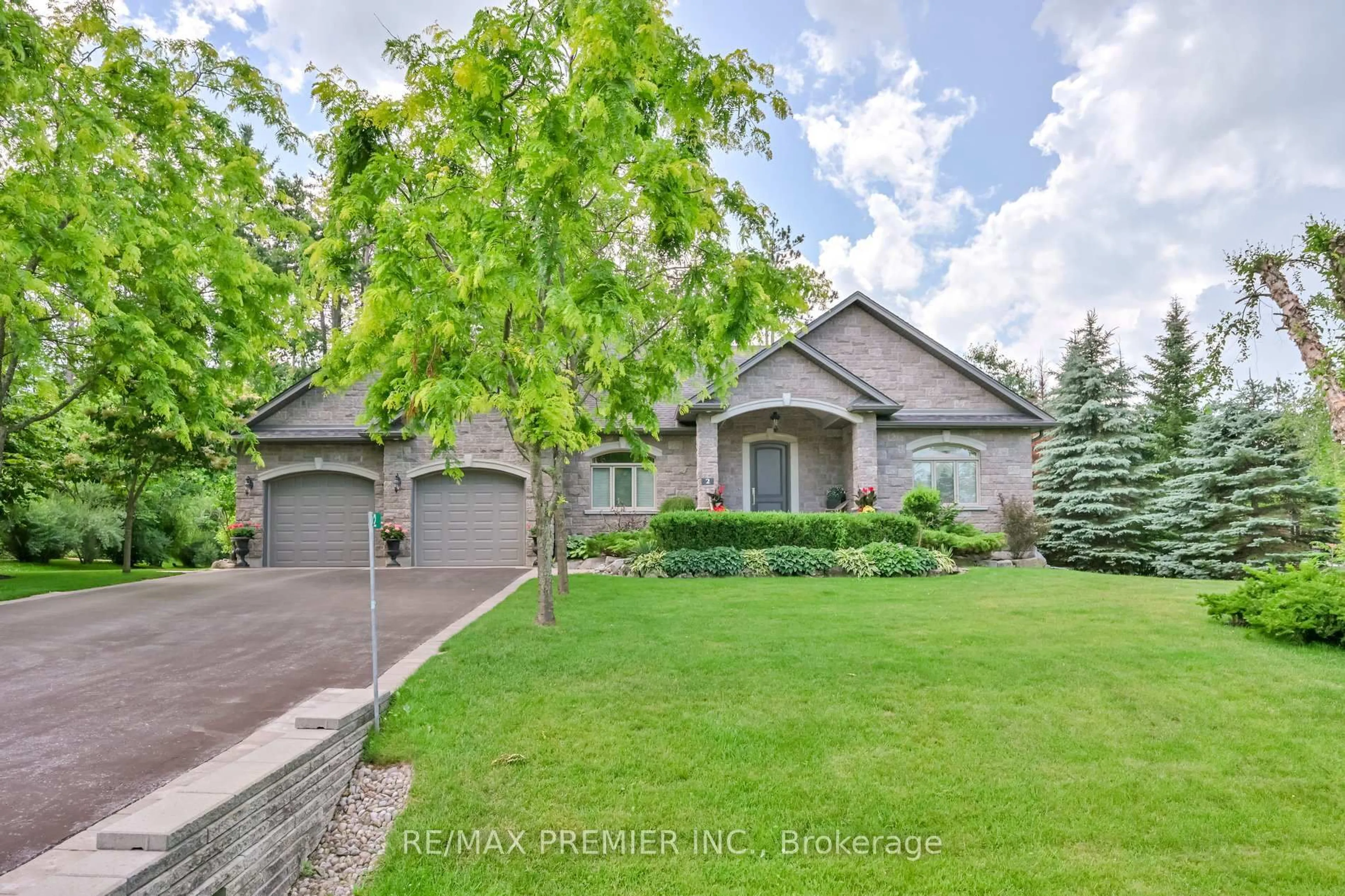 Unknown for 2 Hilltop Crt, Springwater Ontario L0L 1Y3