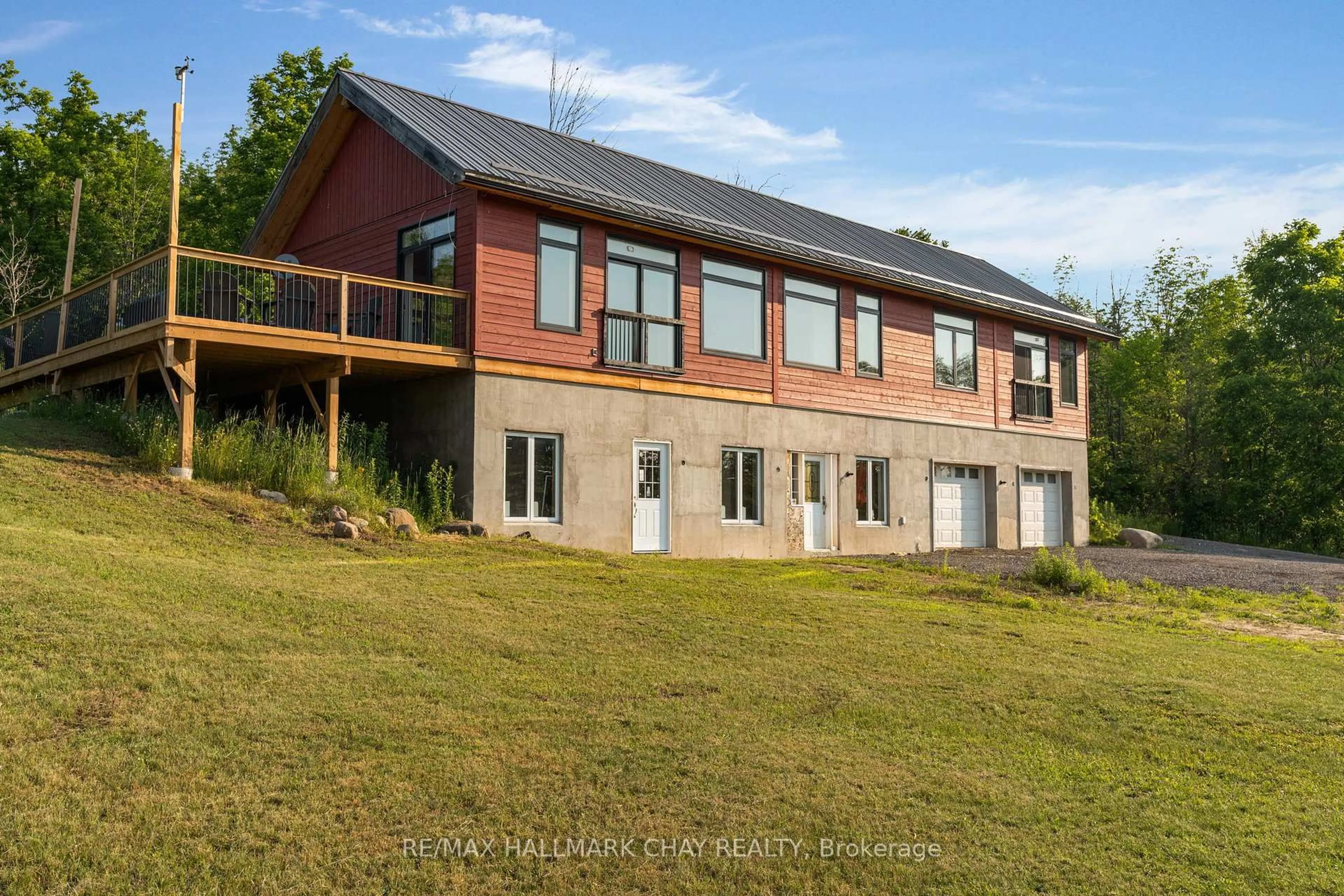 A pic from outside/outdoor area/front of a property/back of a property/a pic from drone, building for 7724 County Road 9, Clearview Ontario L0M 1G0