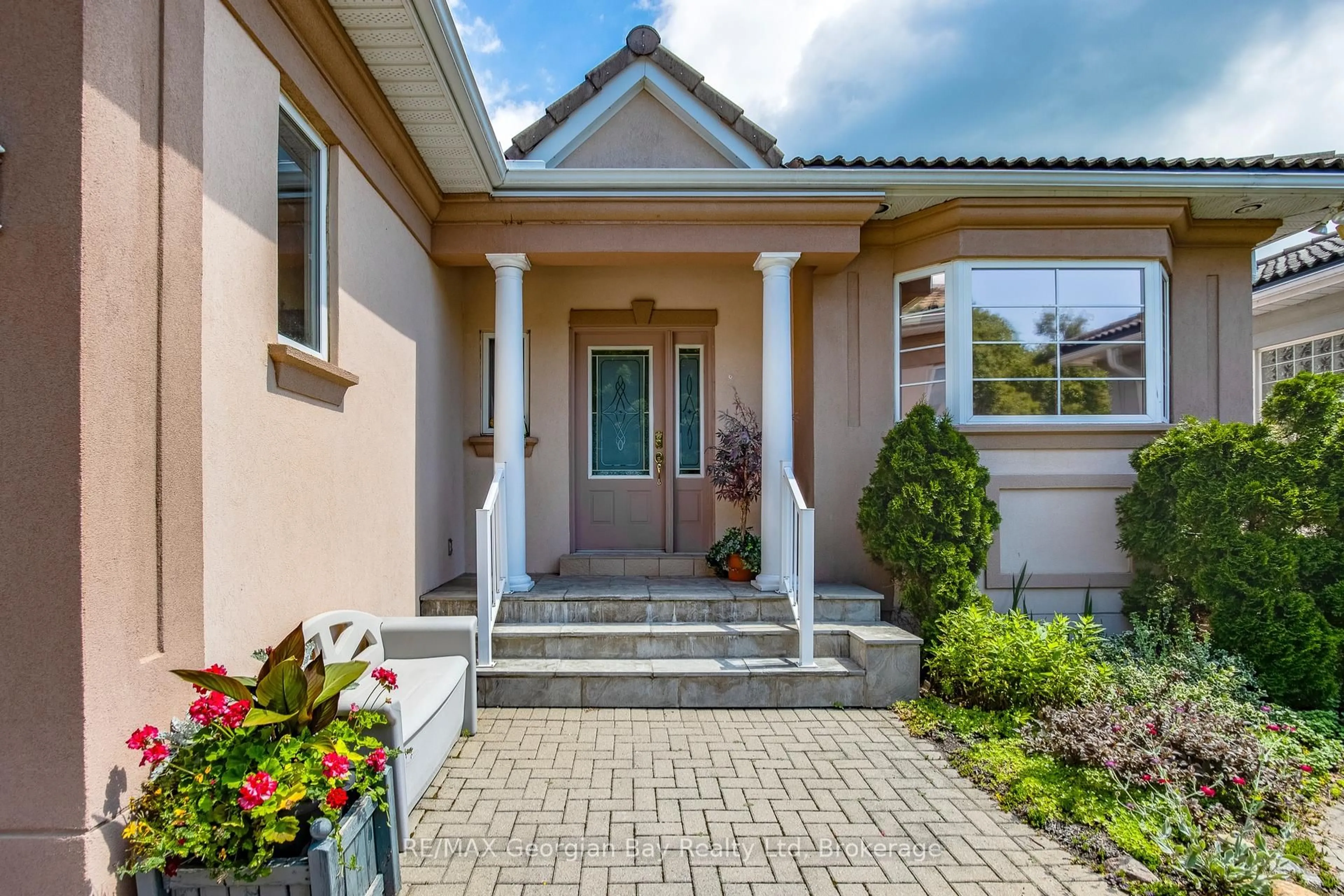 Unknown for 487 Aberdeen Blvd, Midland Ontario L4R 5L9