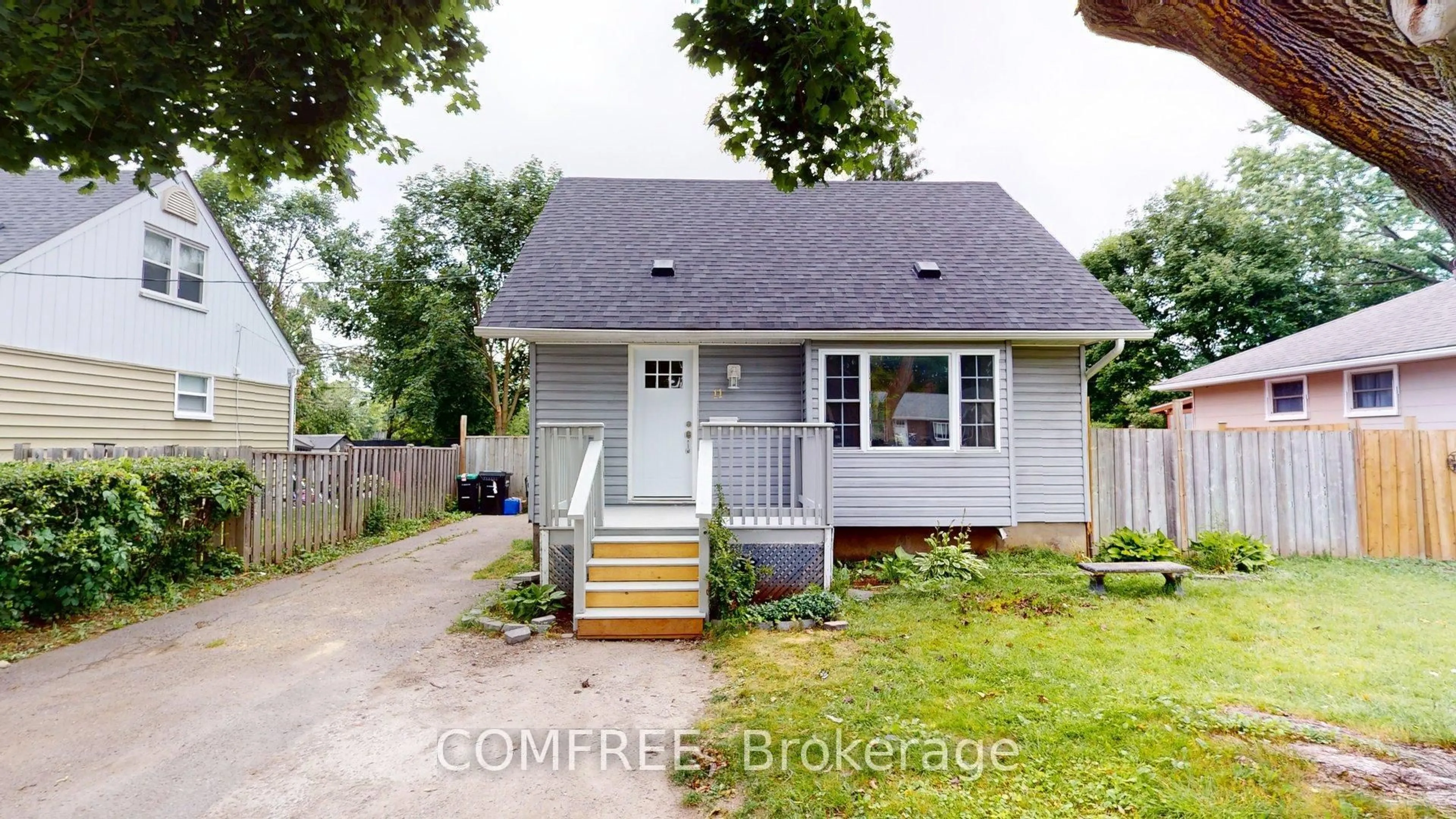 Unknown for 11 Newton St, Barrie Ontario L4M 3N2