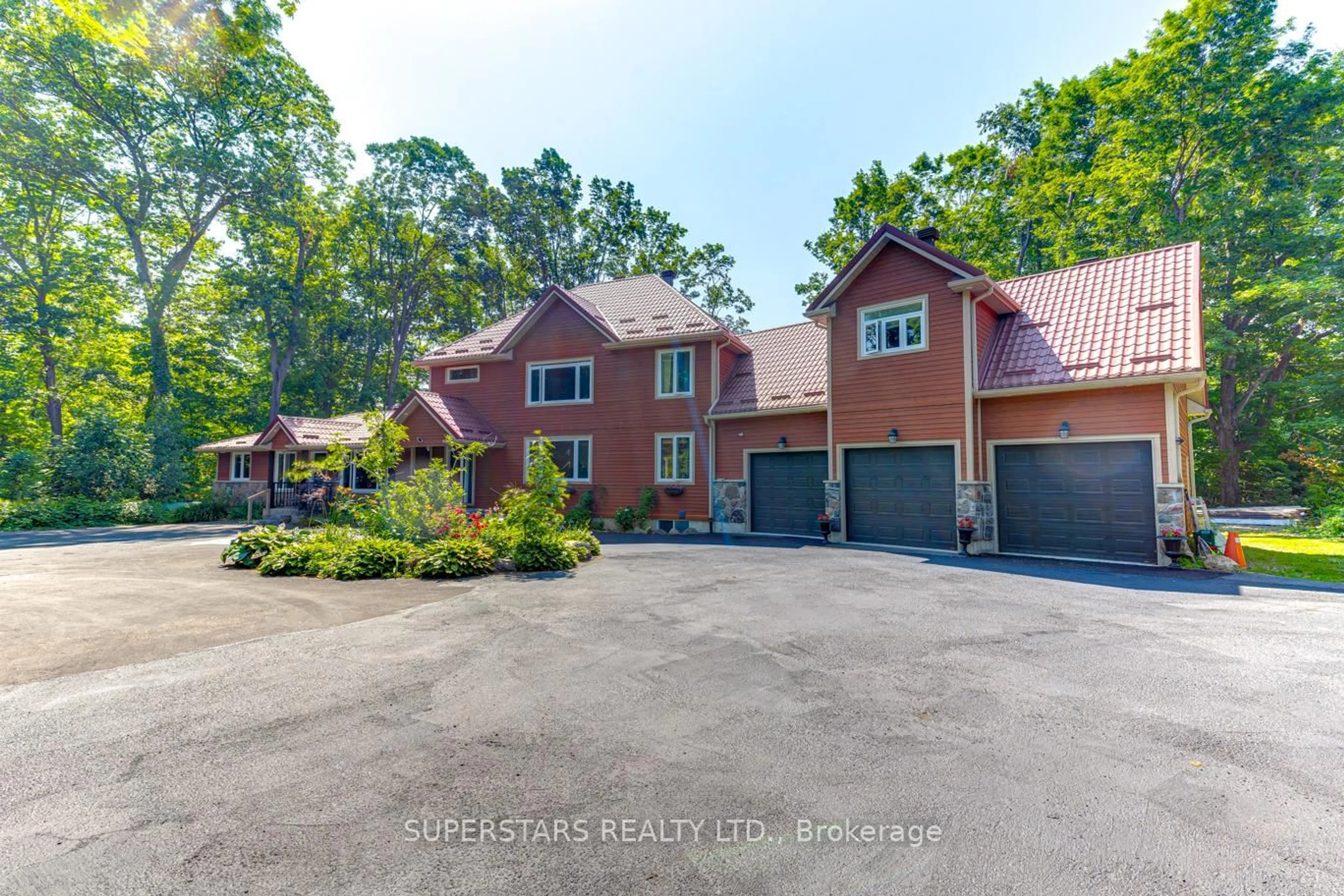 Home with brick exterior material, street for 1075 Big Bay Point Rd, Barrie Ontario L9J 0A2
