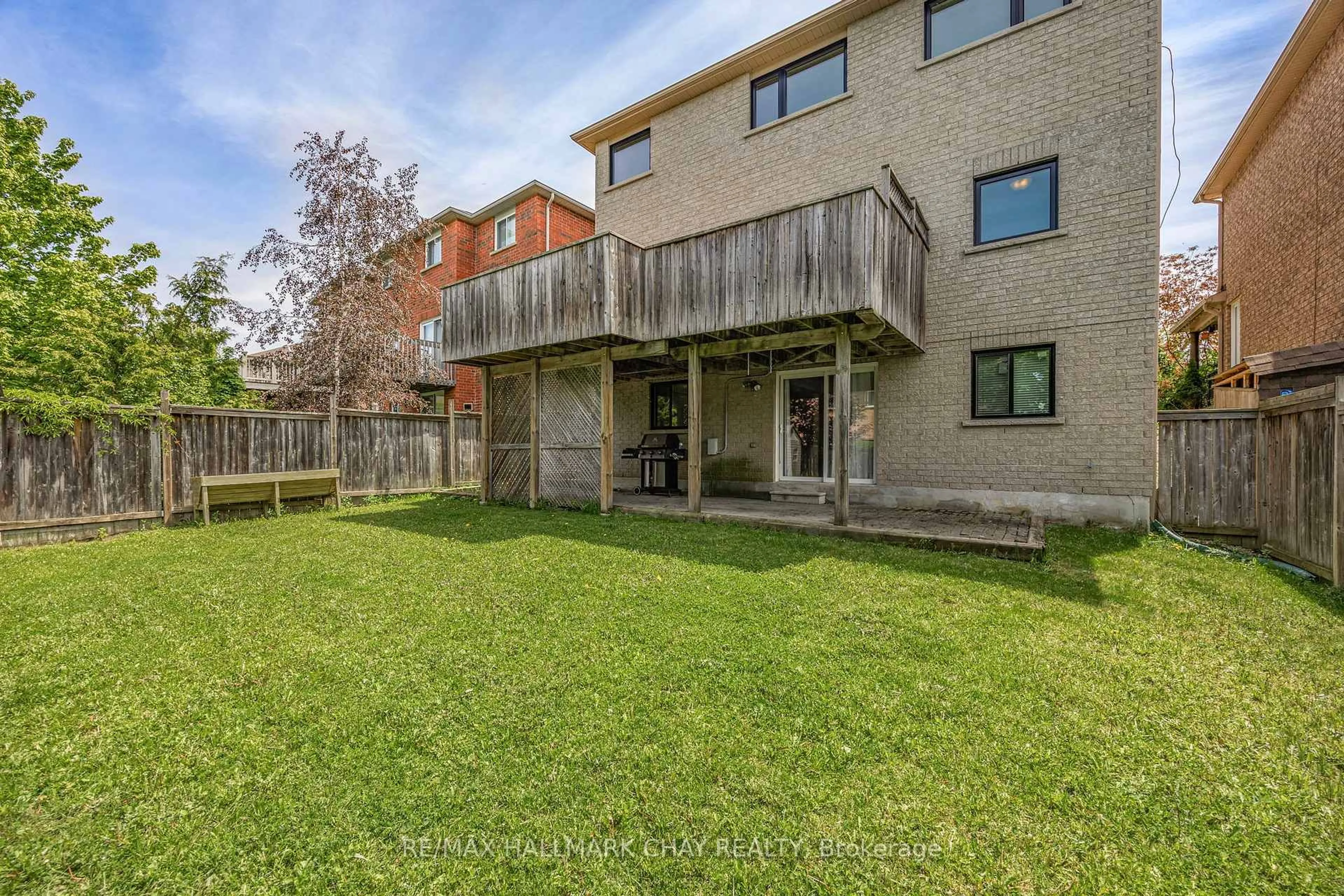 Unknown for 12 Prince Of Wales Dr, Barrie Ontario L4N 0T5