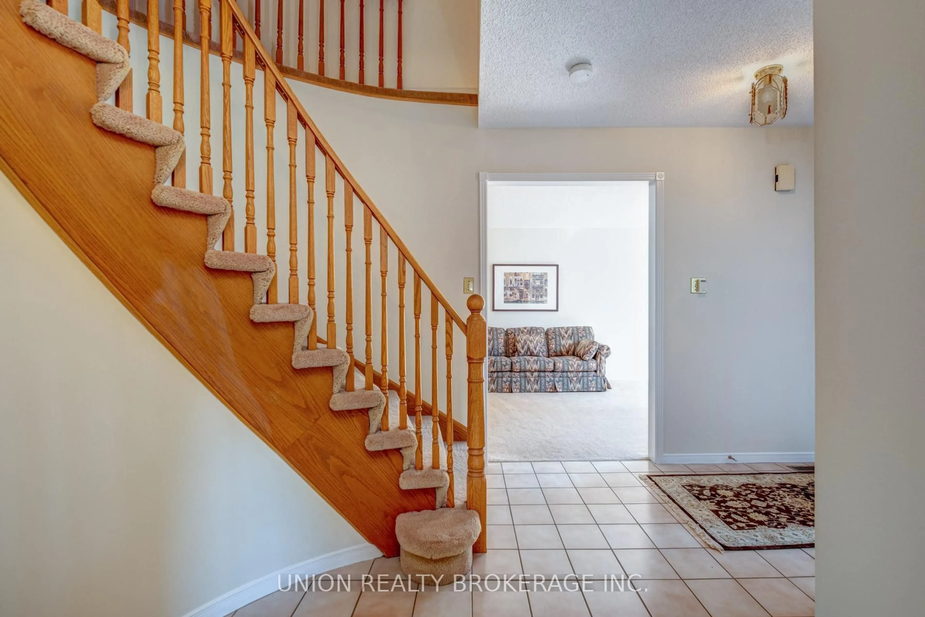 Unknown for 20 Richler Cres, Barrie Ontario L4N 6E6
