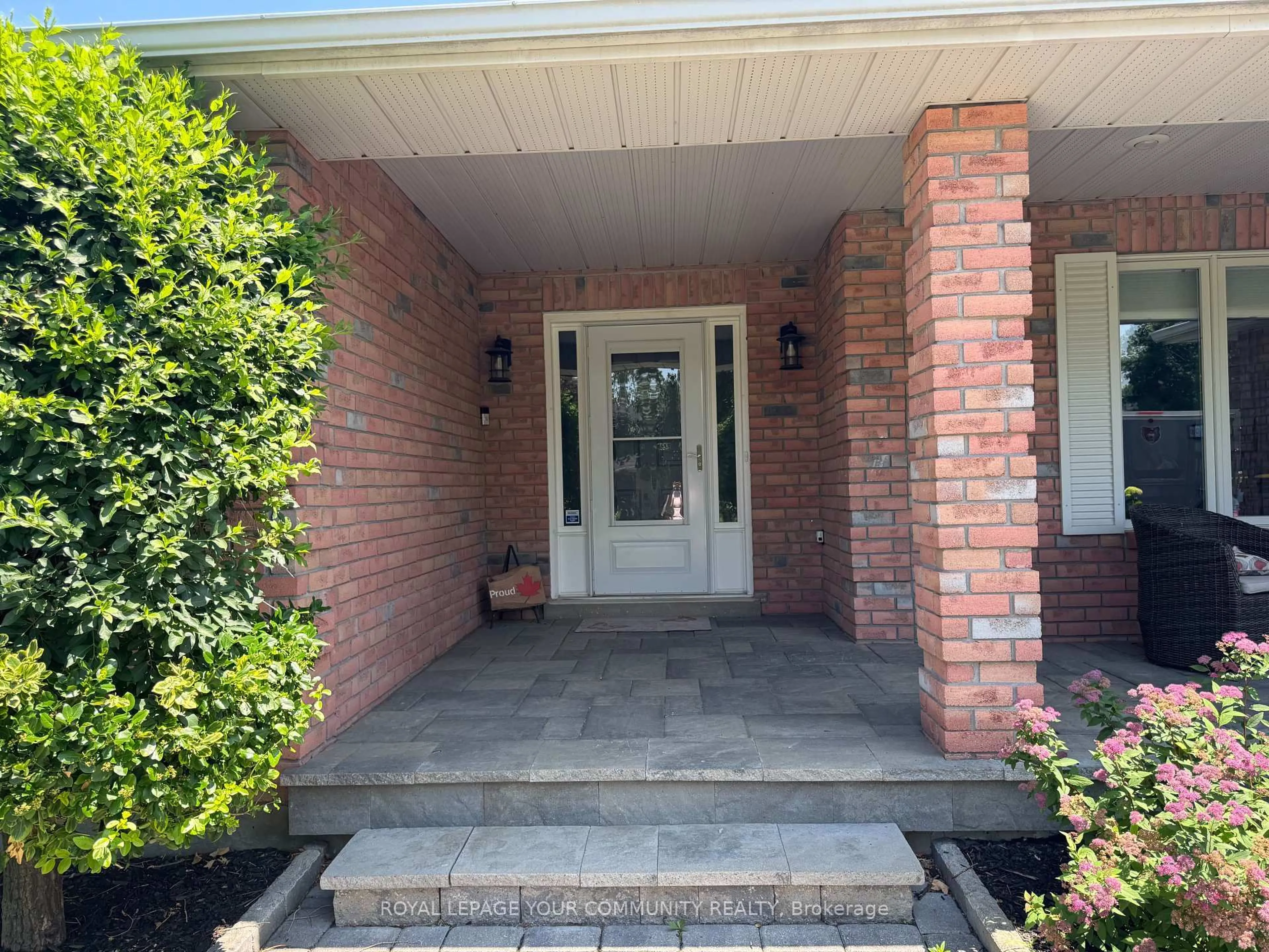Indoor entryway for 35 Eder Tr, Springwater Ontario L0L 1Y3