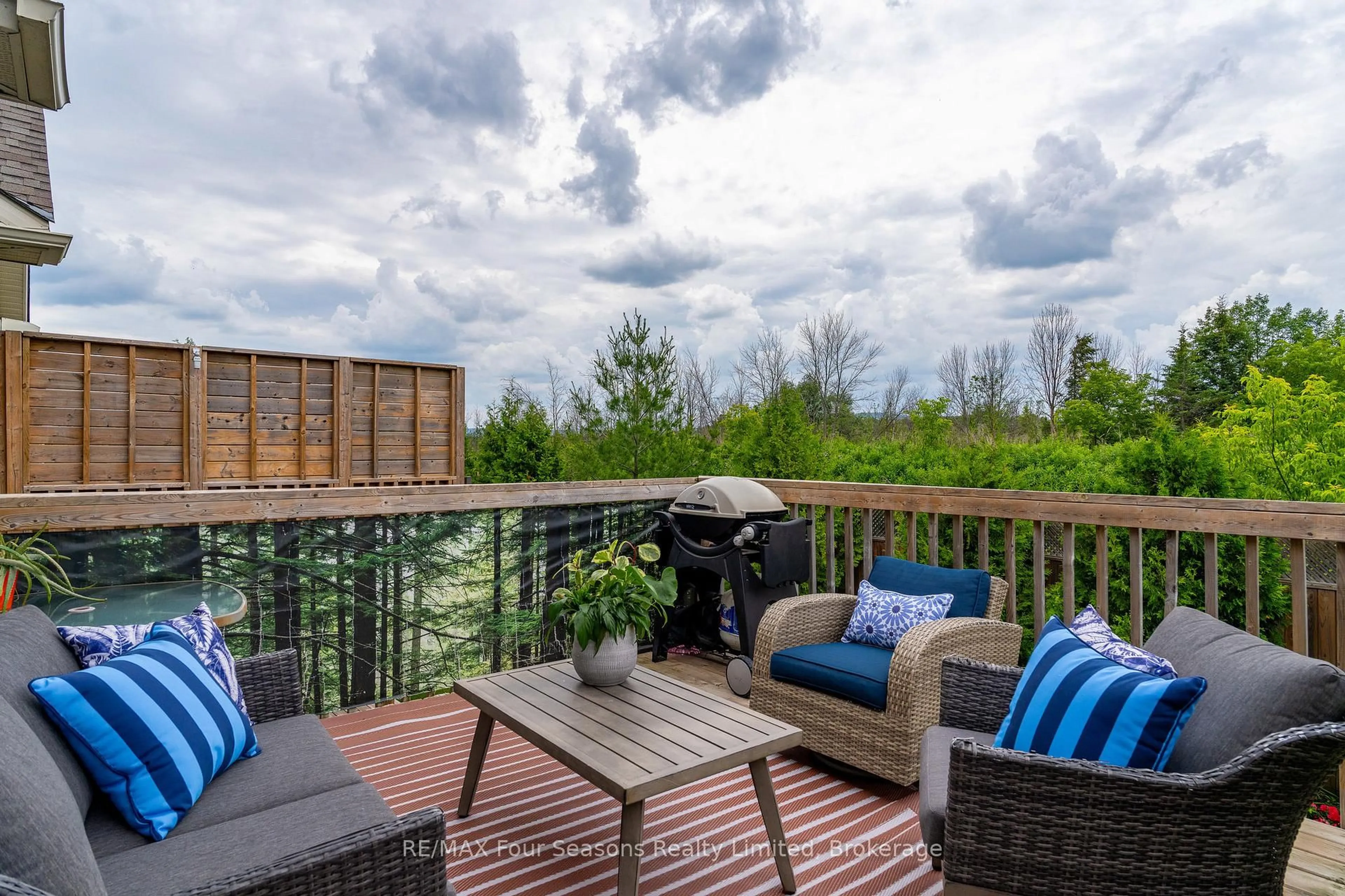 Patio, water/lake/river/ocean view for 30 Kari Cres, Collingwood Ontario L9Y 0Z6