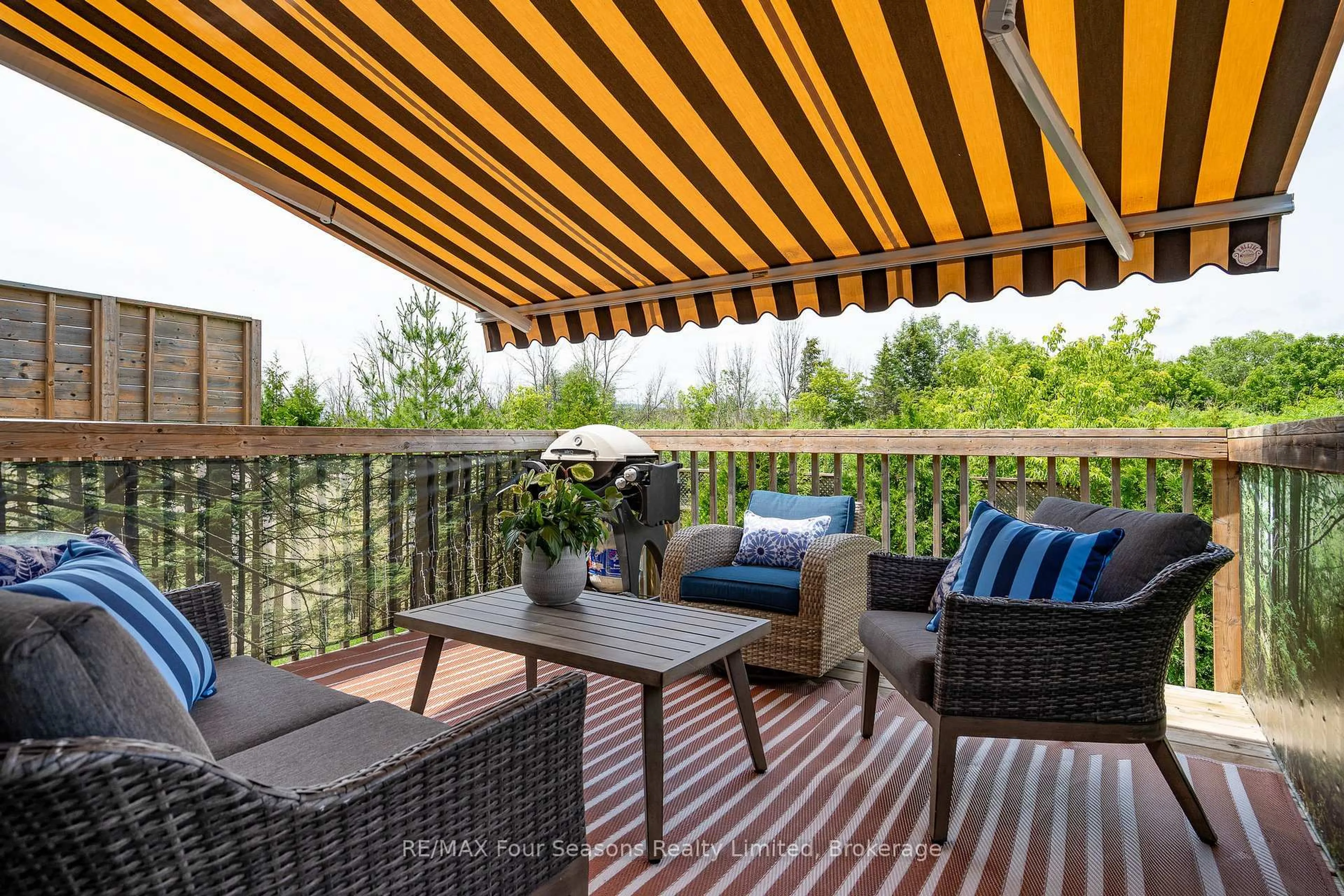Patio, unknown for 30 Kari Cres, Collingwood Ontario L9Y 0Z6
