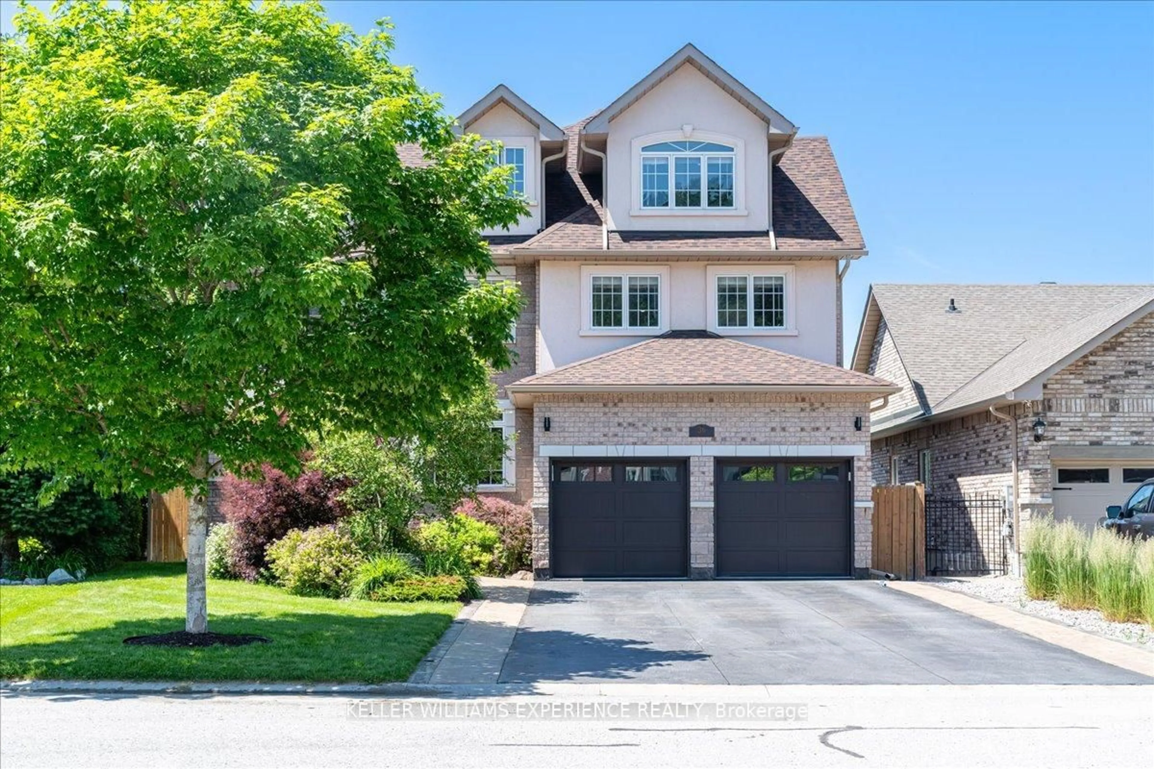 Home with brick exterior material, street for 36 Stapleton Pl, Barrie Ontario L4N 5Z4