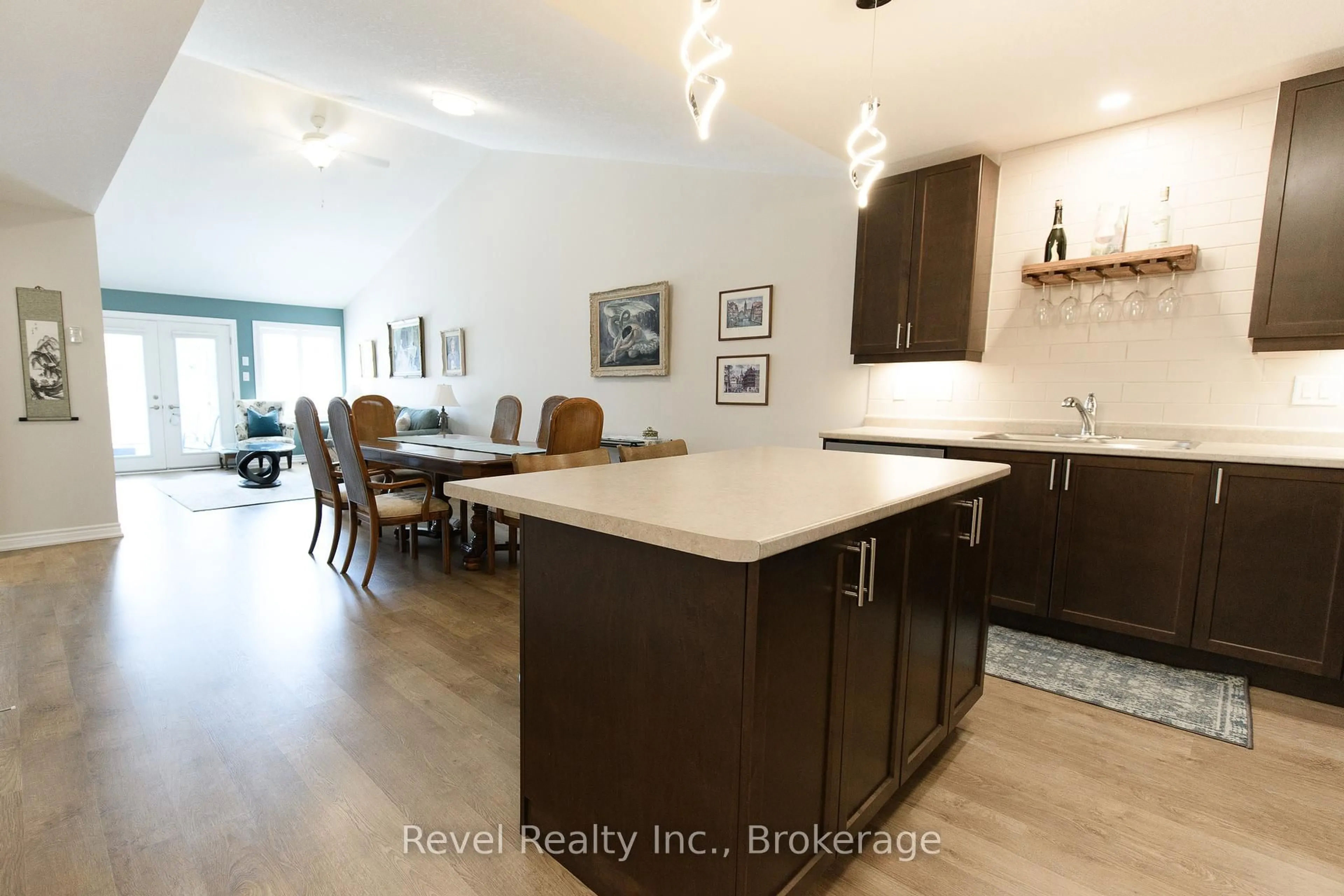 Open concept kitchen, ceramic/tile floor for 22 Ivy Cres, Wasaga Beach Ontario L9Z 0H8