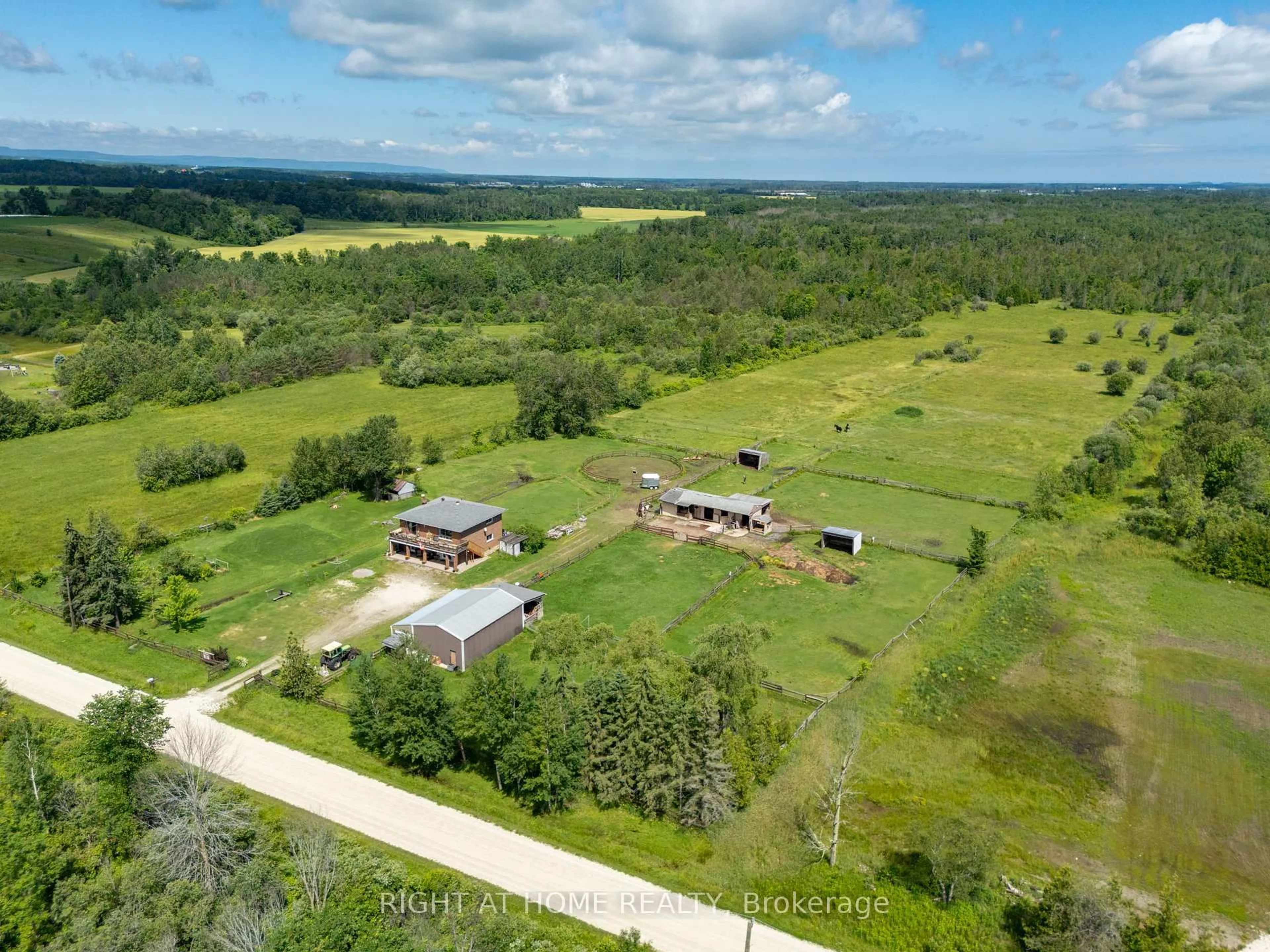 A pic from outside/outdoor area/front of a property/back of a property/a pic from drone, unknown for 5896 Sunnidale Concession 5 Rd, Clearview Ontario L0M 1N0