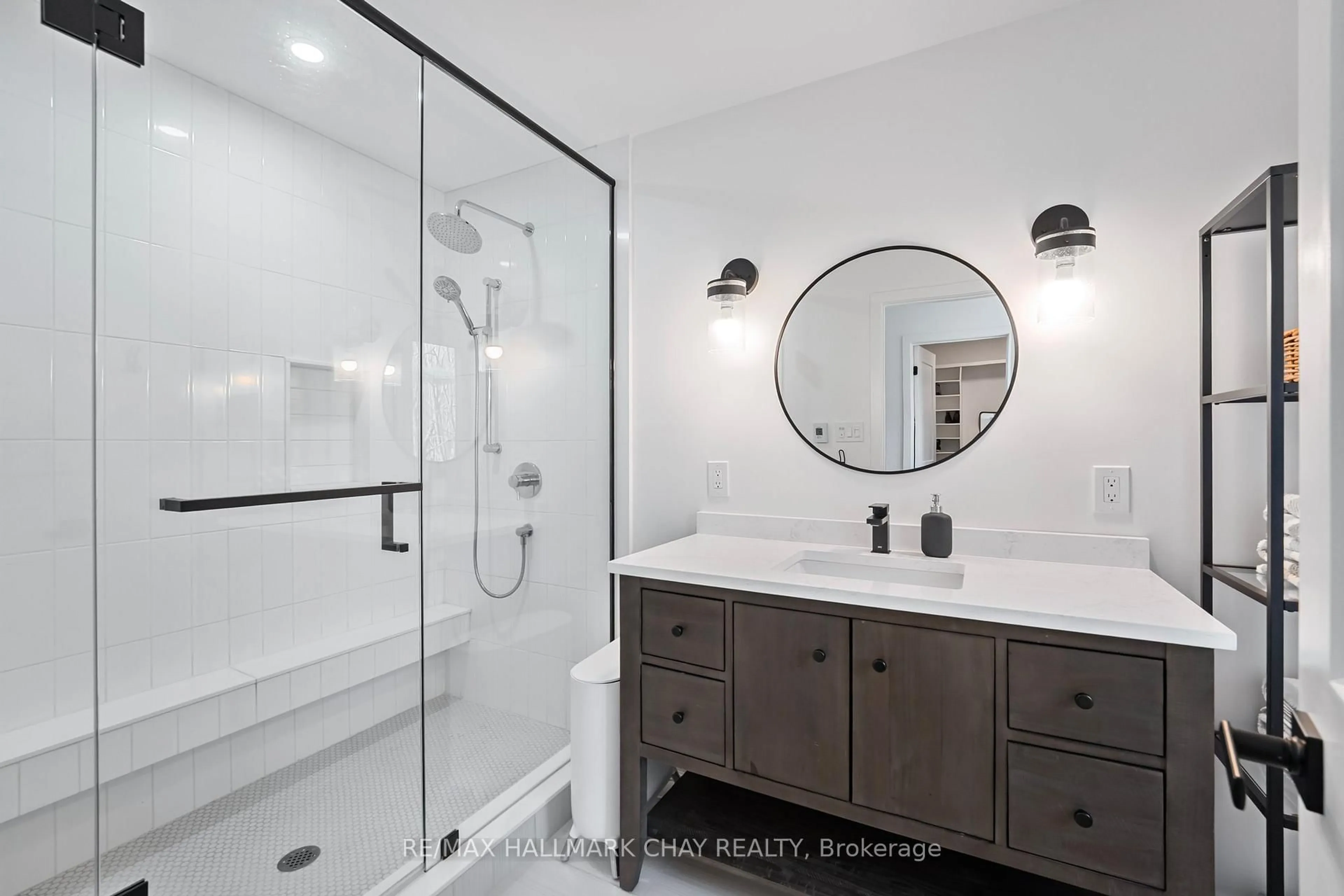 Contemporary bathroom, ceramic/tile floor for 1359 Old Barrie Rd, Oro-Medonte Ontario L0L 1T0