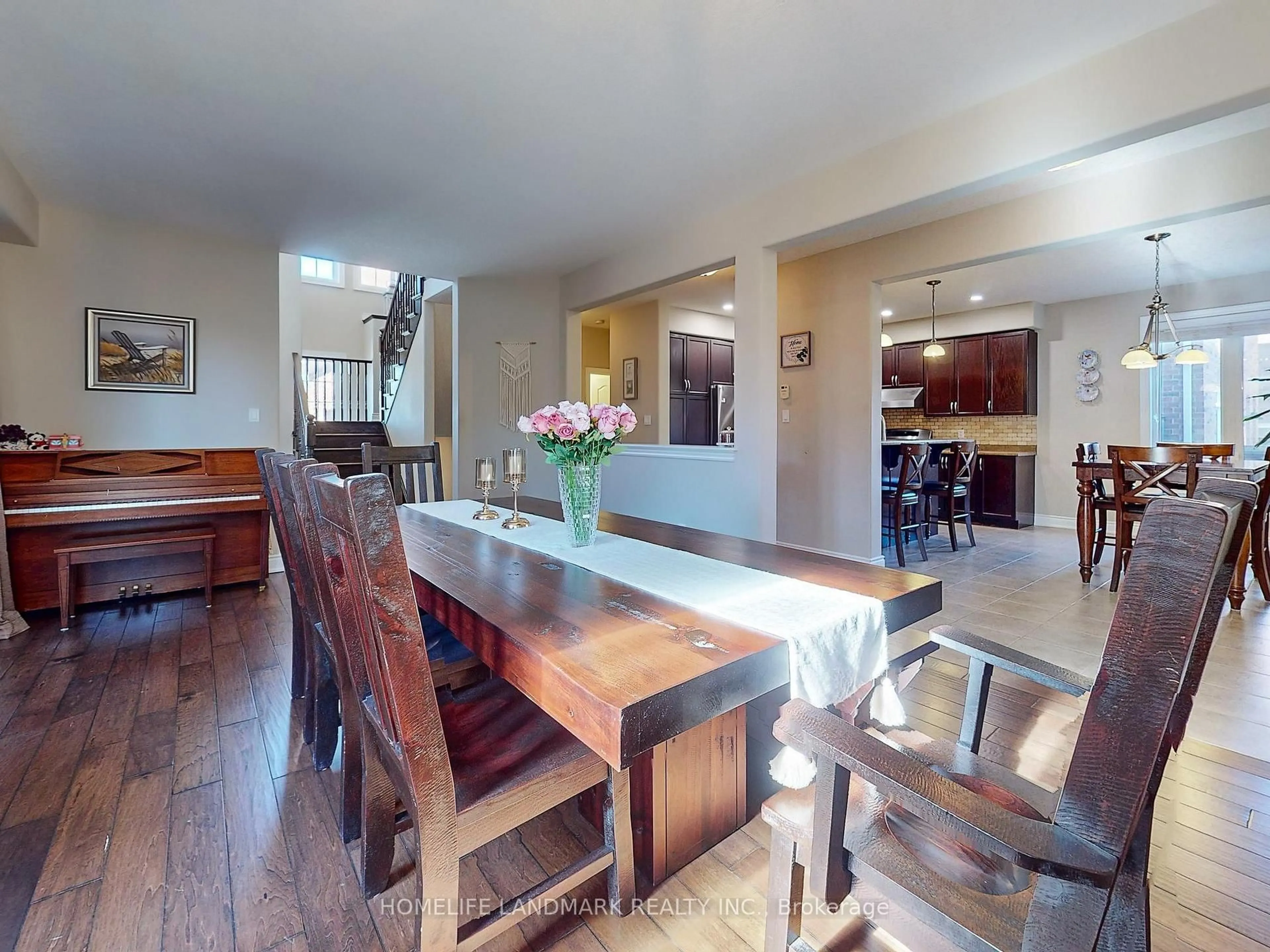 Dining room, wood/laminate floor for 73 GRAIHAWK Dr, Barrie Ontario L4N 6G7