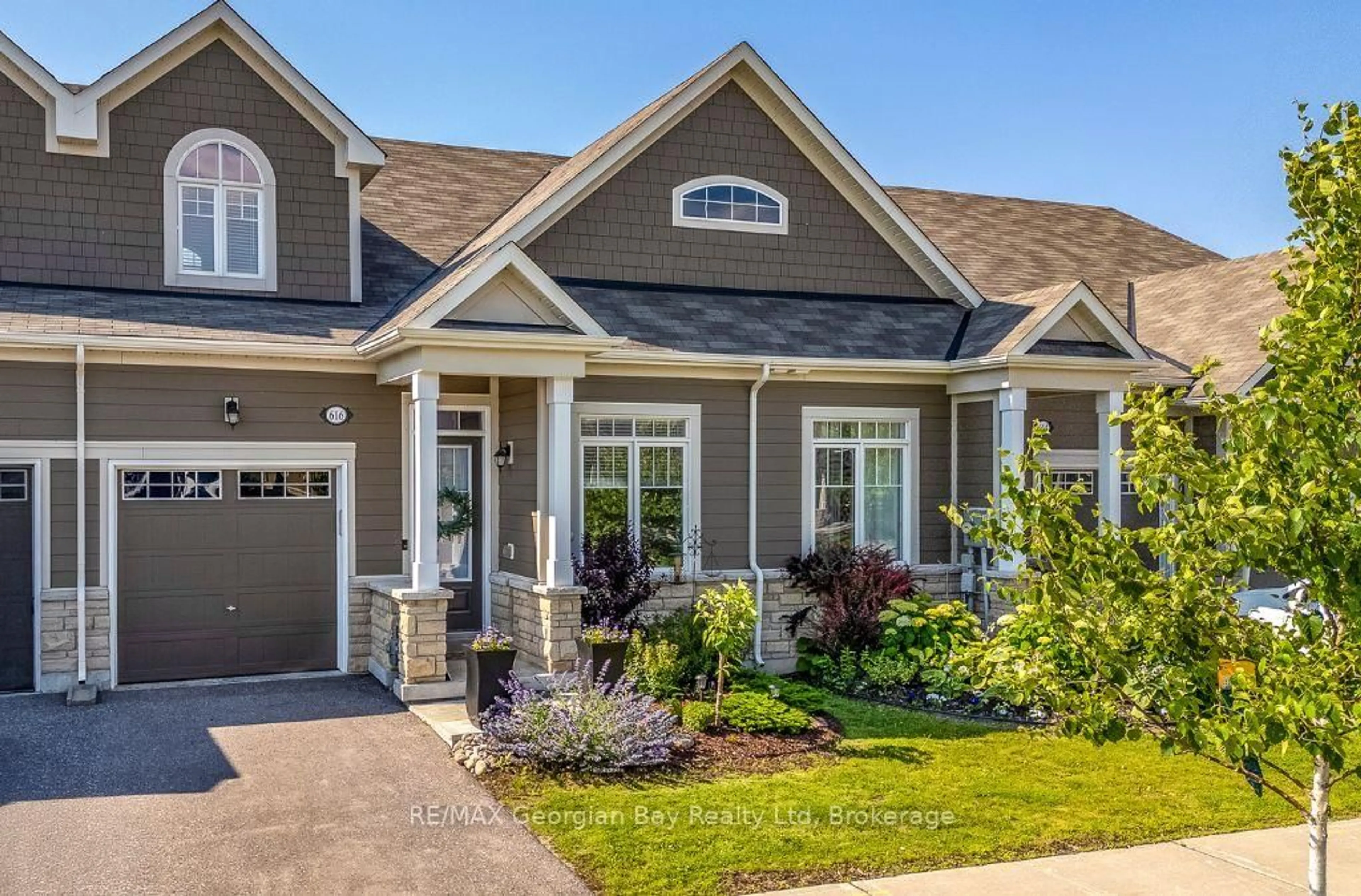 Home with brick exterior material, street for 616 Bayport Blvd, Midland Ontario L4R 0G4