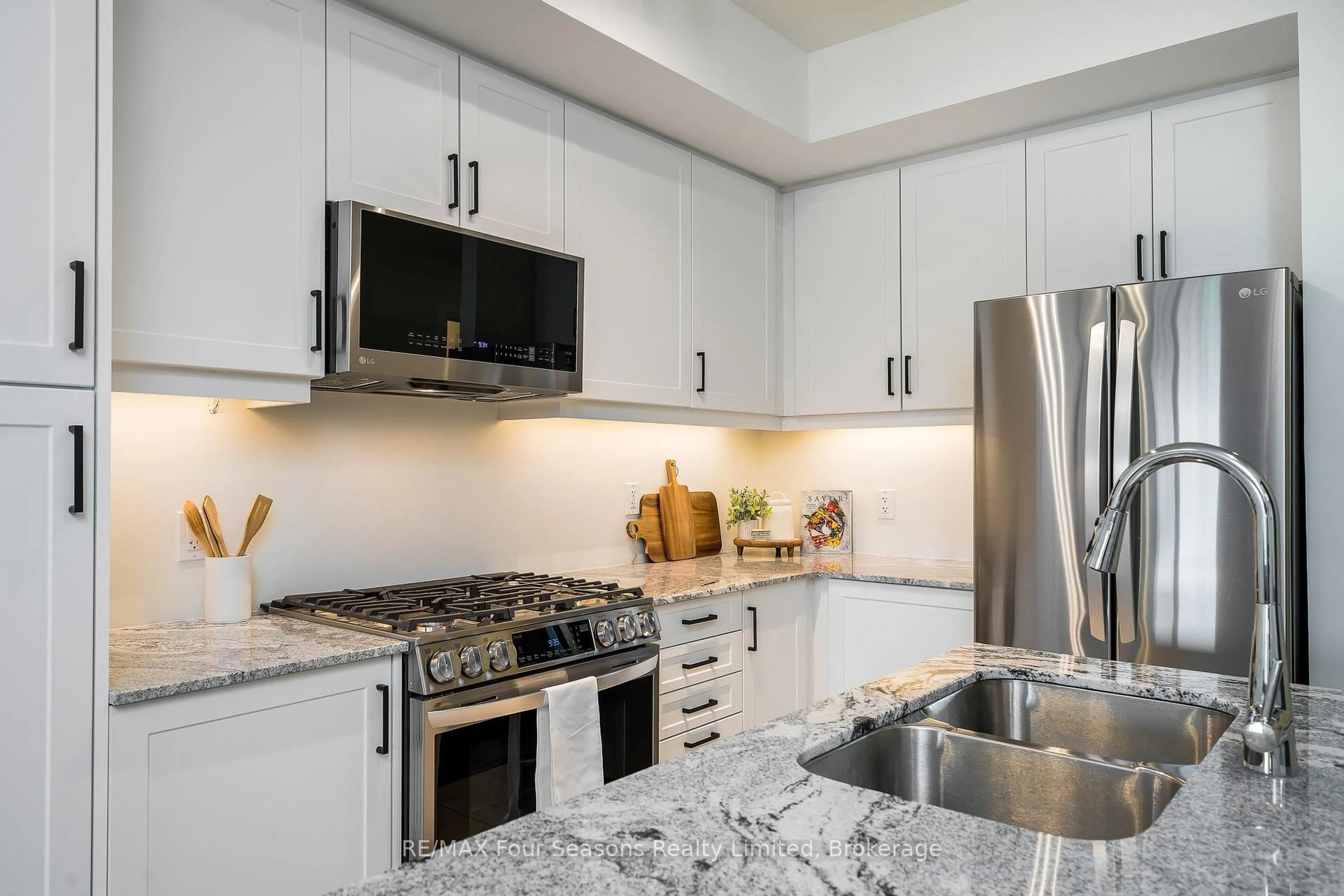 Unknown for 17 Spooner Cres #208, Collingwood Ontario L9Y 1T3
