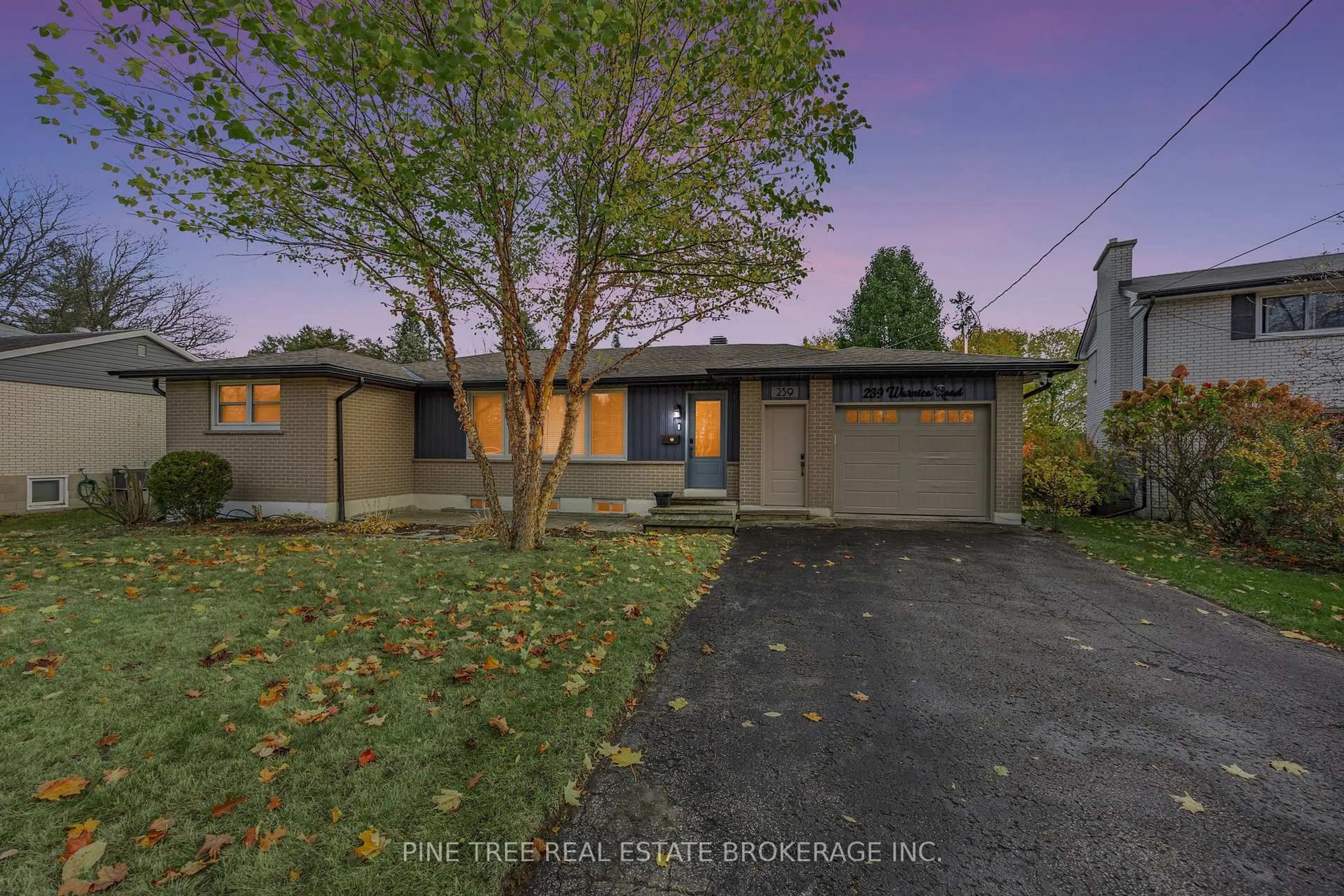 A pic from outside/outdoor area/front of a property/back of a property/a pic from drone, street for 239 Warnica Rd, Barrie Ontario L4N 3Z2