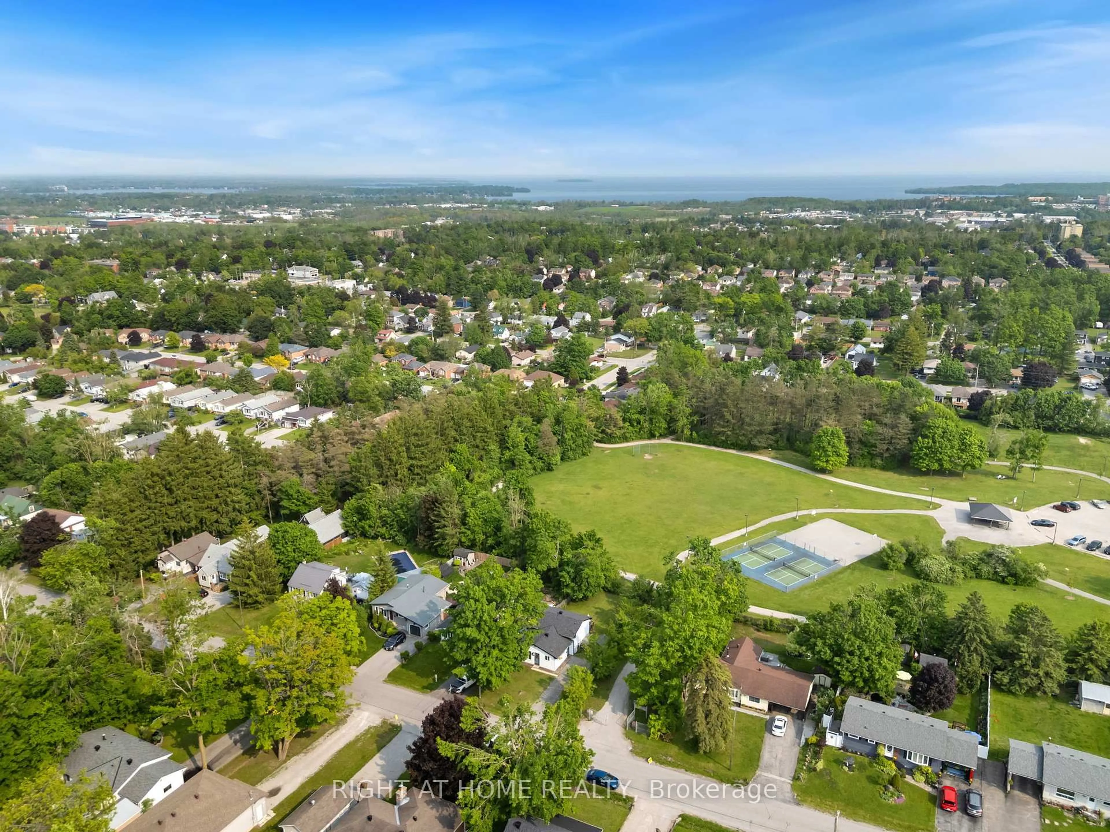 A pic from outside/outdoor area/front of a property/back of a property/a pic from drone, mountain view for 395 Homewood Ave, Orillia Ontario L3V 3K9
