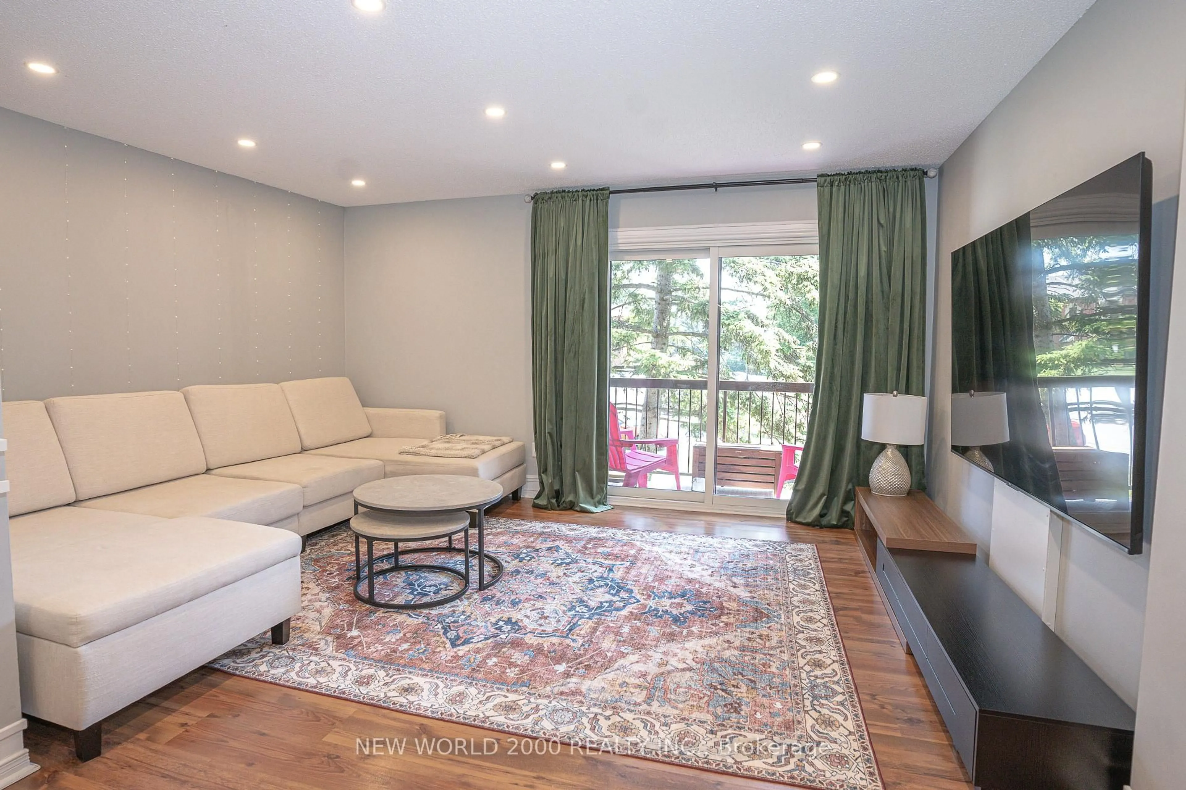 Living room with furniture, unknown for 167 Edgehill Dr #E8, Barrie Ontario L4N 1L9