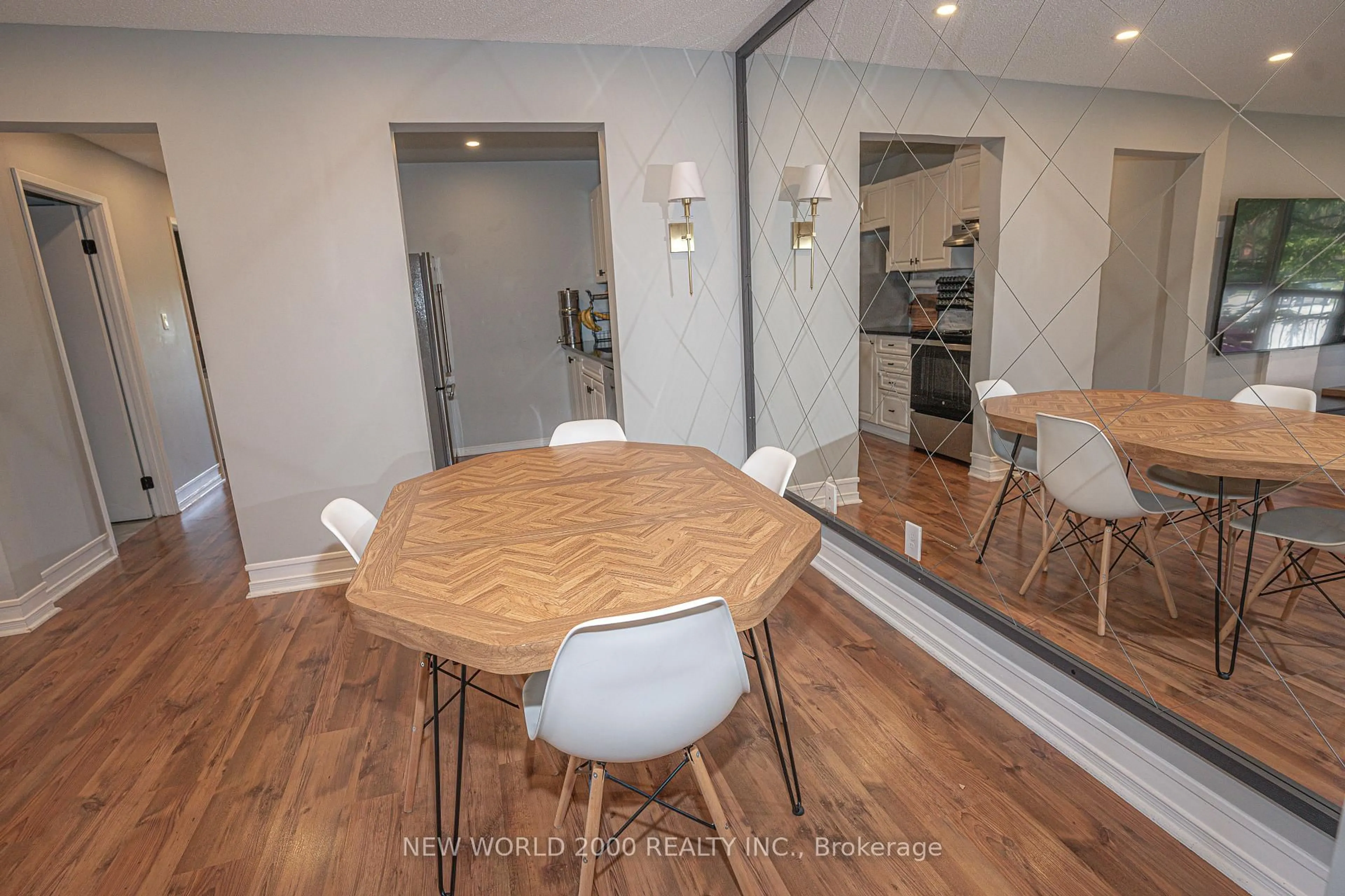 Dining room, wood/laminate floor for 167 Edgehill Dr #E8, Barrie Ontario L4N 1L9