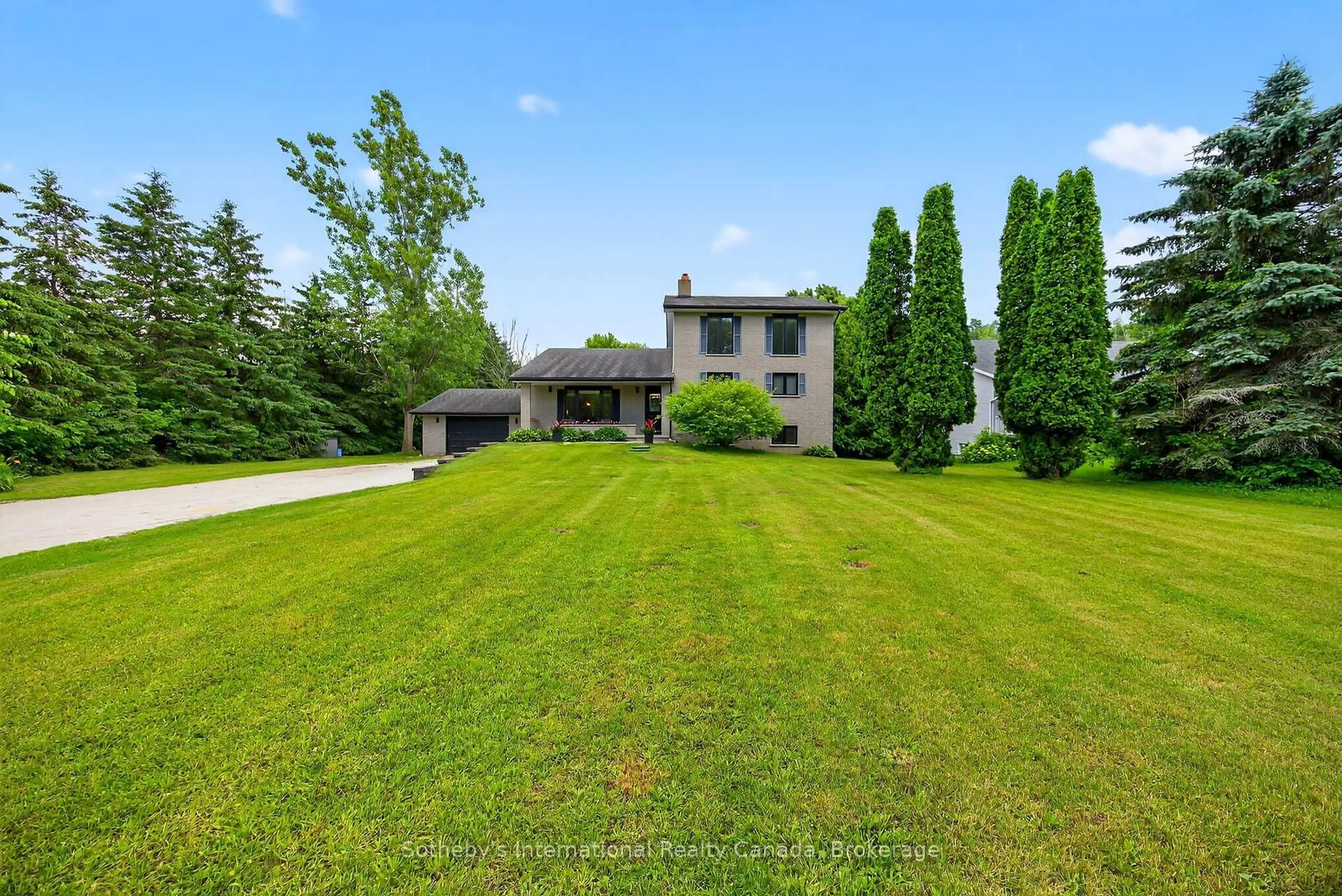 A pic from outside/outdoor area/front of a property/back of a property/a pic from drone, water/lake/river/ocean view for 79 Caroline St, Clearview Ontario L0M 1G0