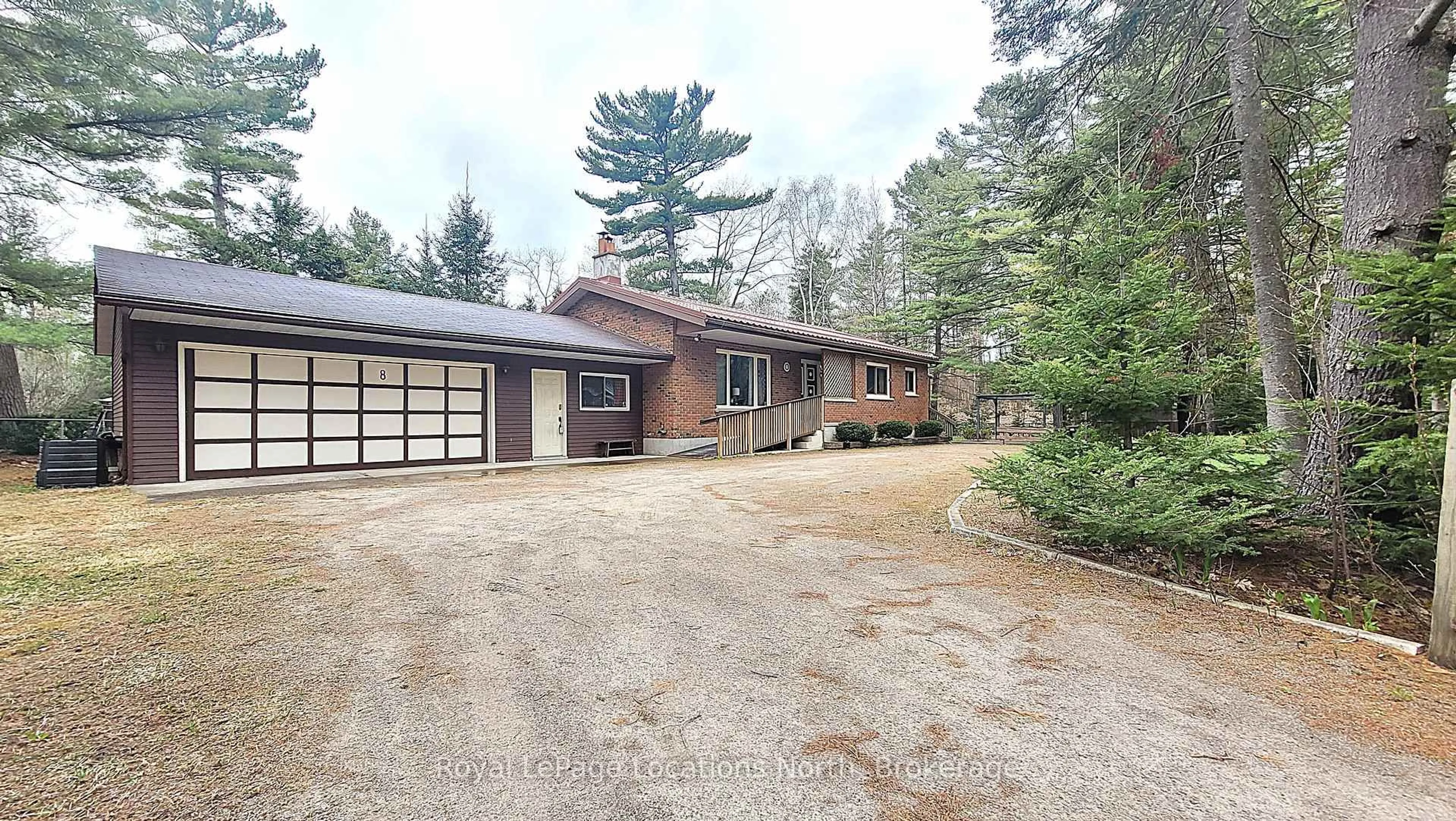 A pic from outside/outdoor area/front of a property/back of a property/a pic from drone, street for 8 Ronald Ave, Tiny Ontario L0L 1P1