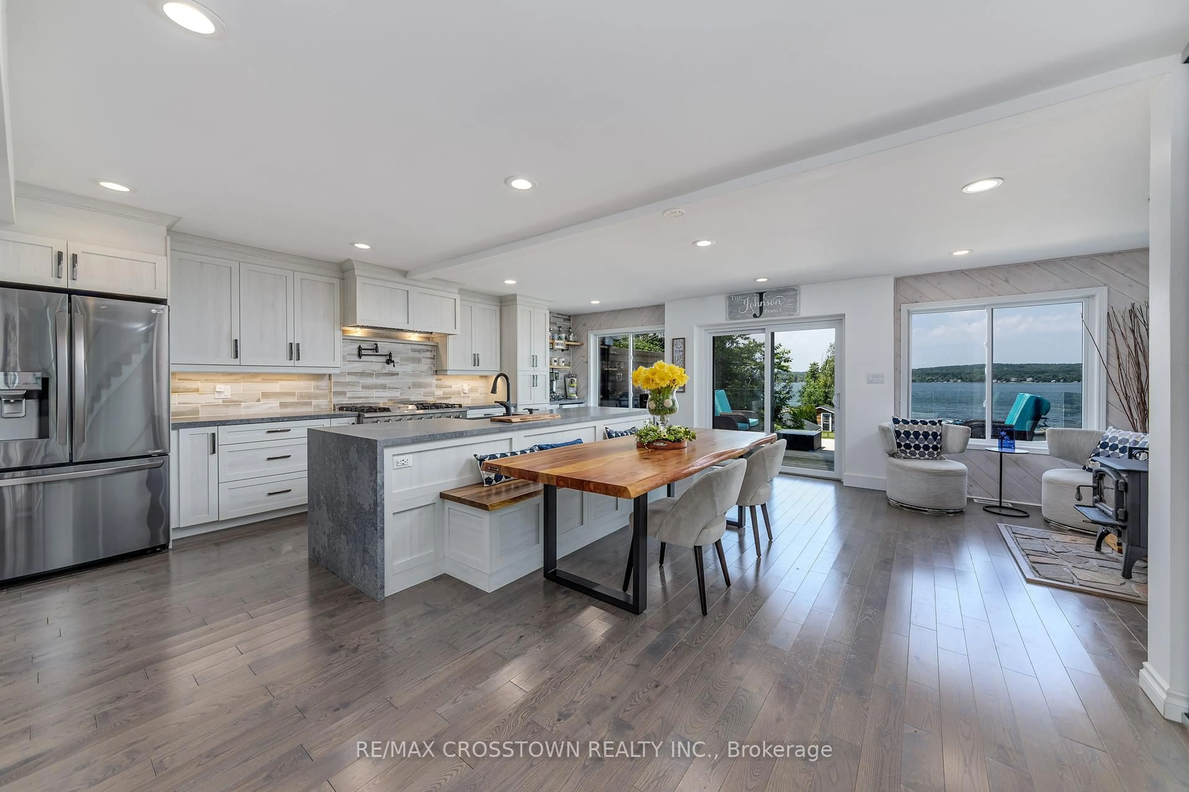 Open concept kitchen, unknown for 2216 South Orr Lake Rd, Springwater Ontario L0L 1P0