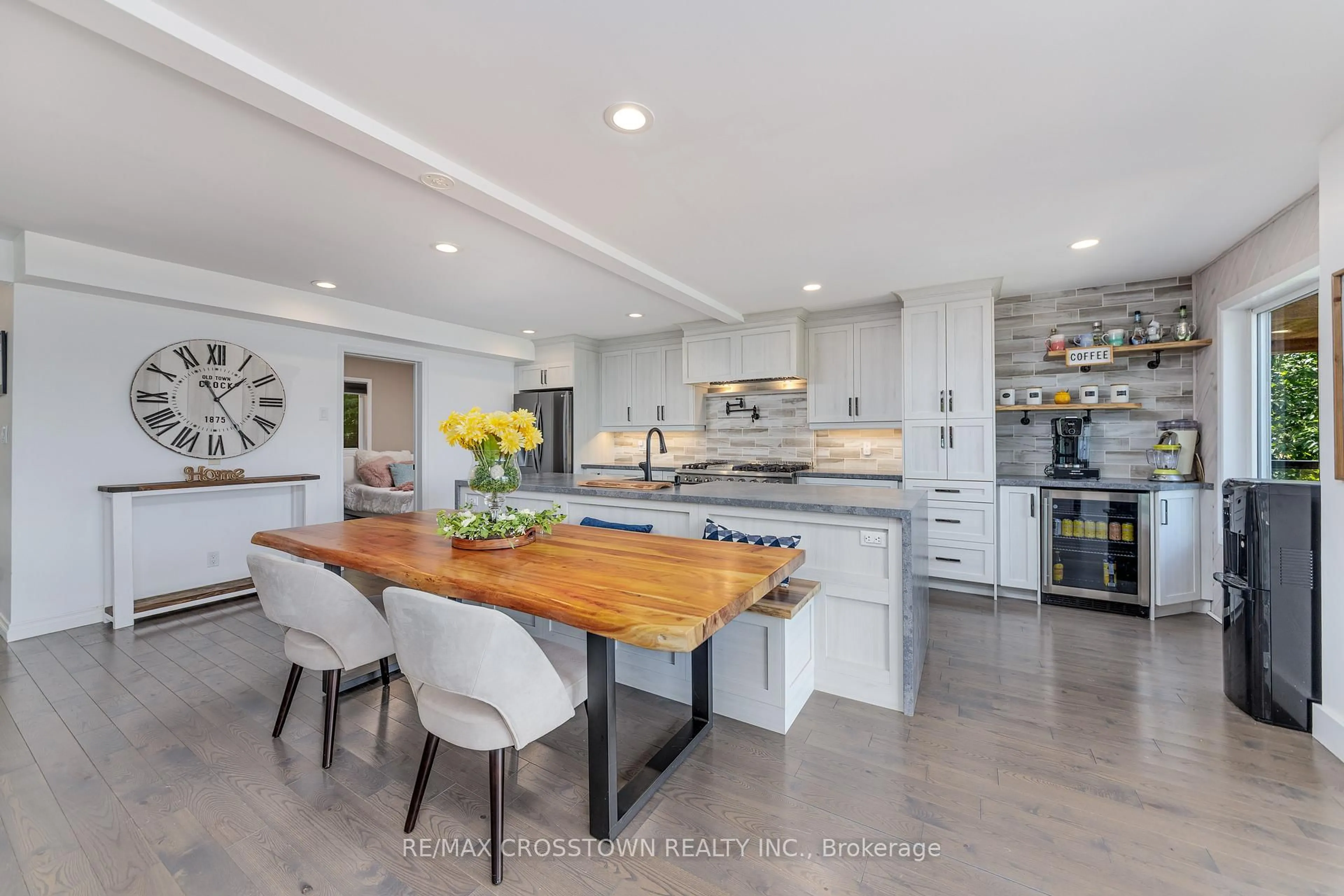 Open concept kitchen, wood/laminate floor for 2216 South Orr Lake Rd, Springwater Ontario L0L 1P0