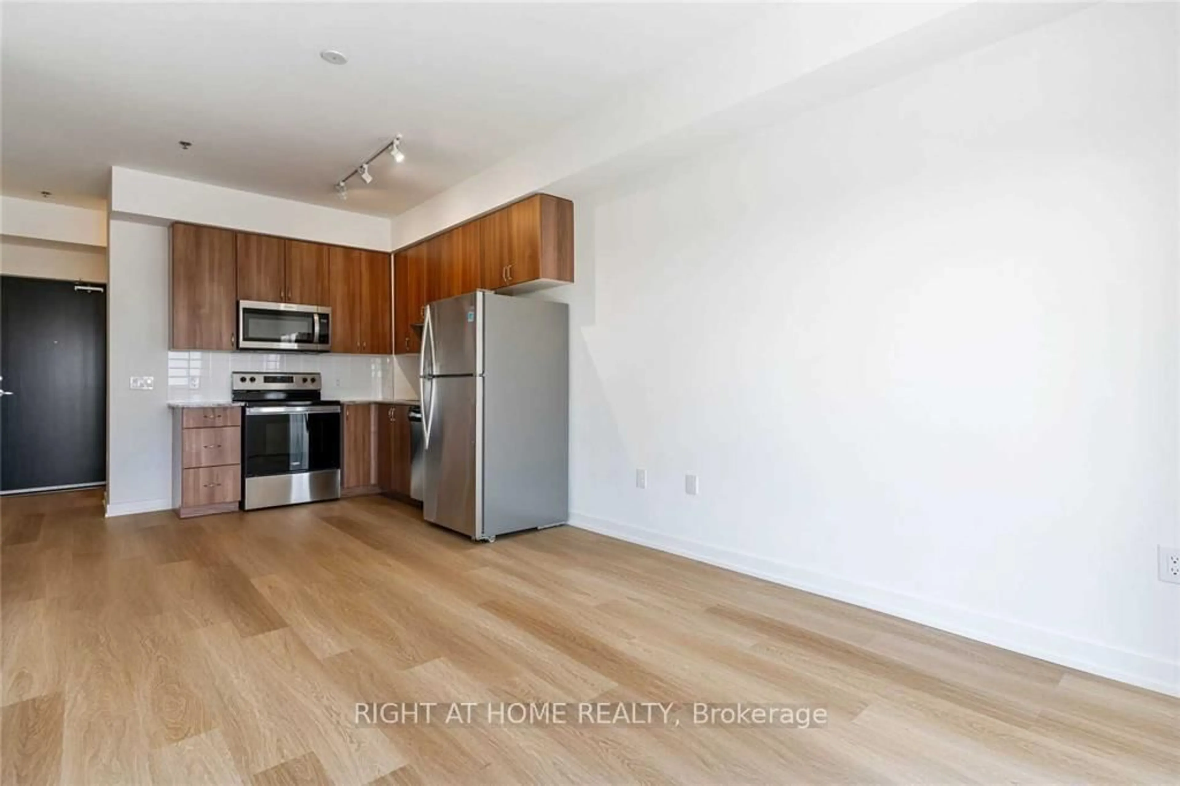 Standard kitchen, unknown for 430 Essa Rd #417, Barrie Ontario L4N 9C6