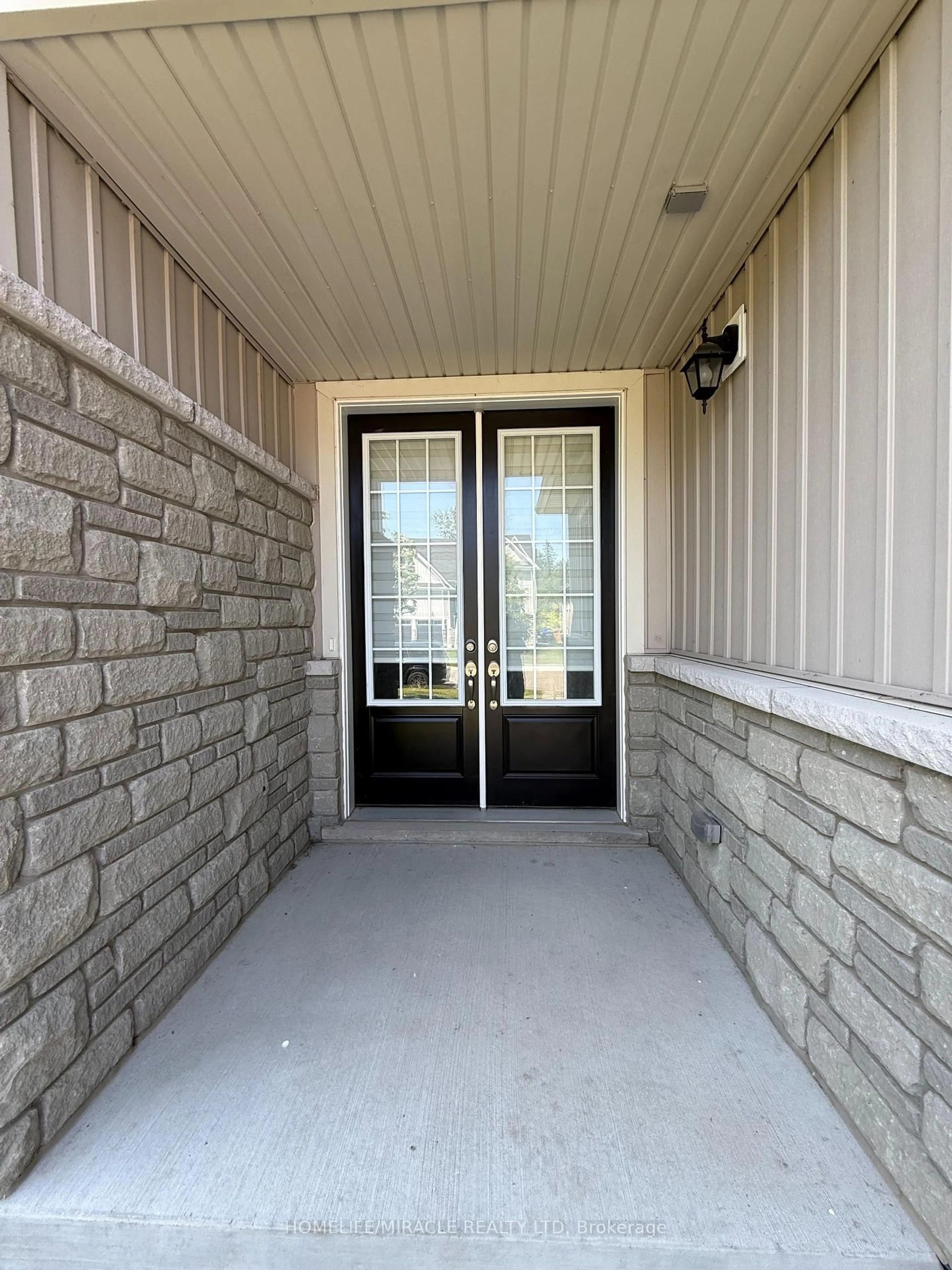 Indoor entryway for 110 Allegra Dr, Wasaga Beach Ontario L9Z 0H2