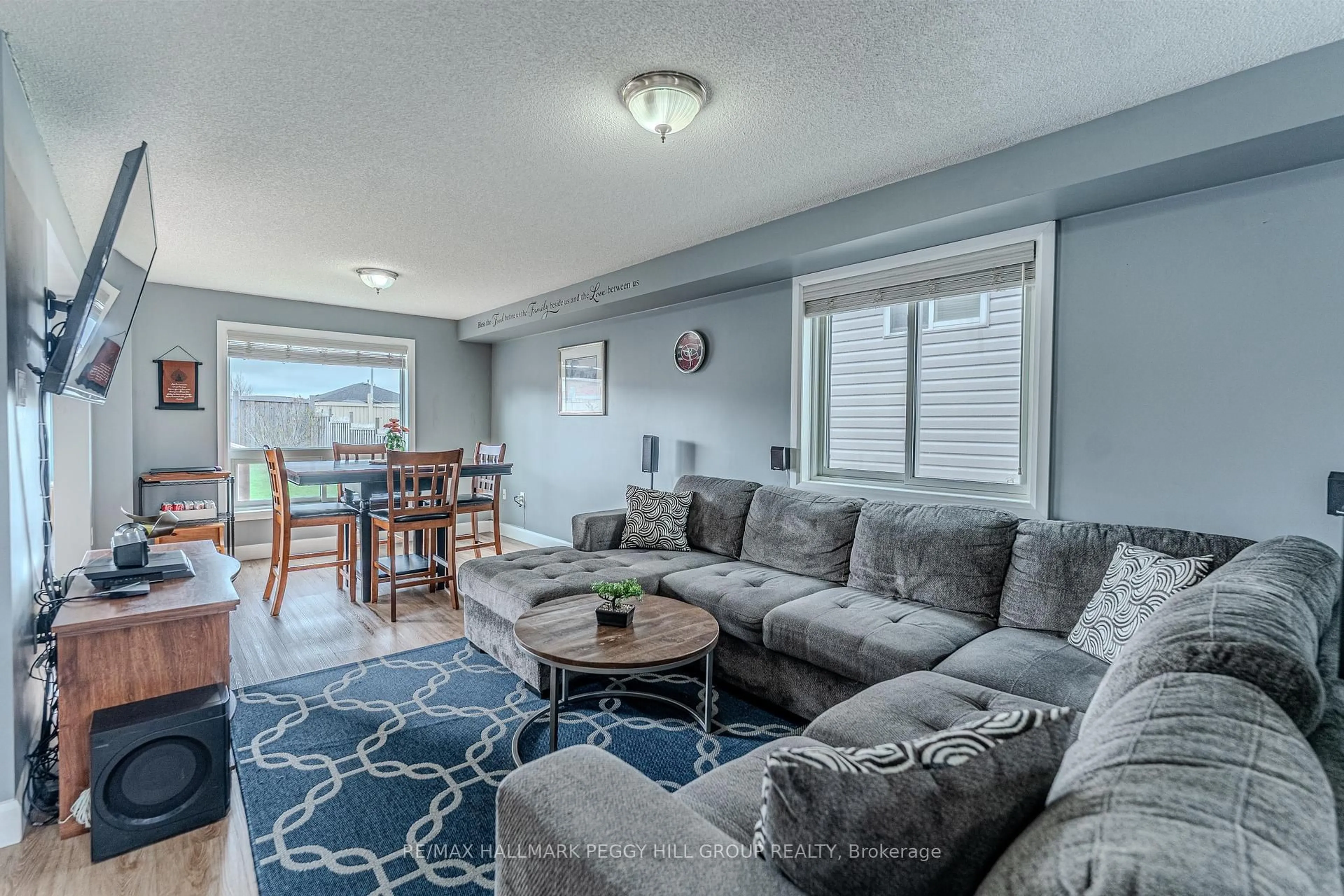Living room with furniture, unknown for 147 Nathan Cres, Barrie Ontario L4N 0S5