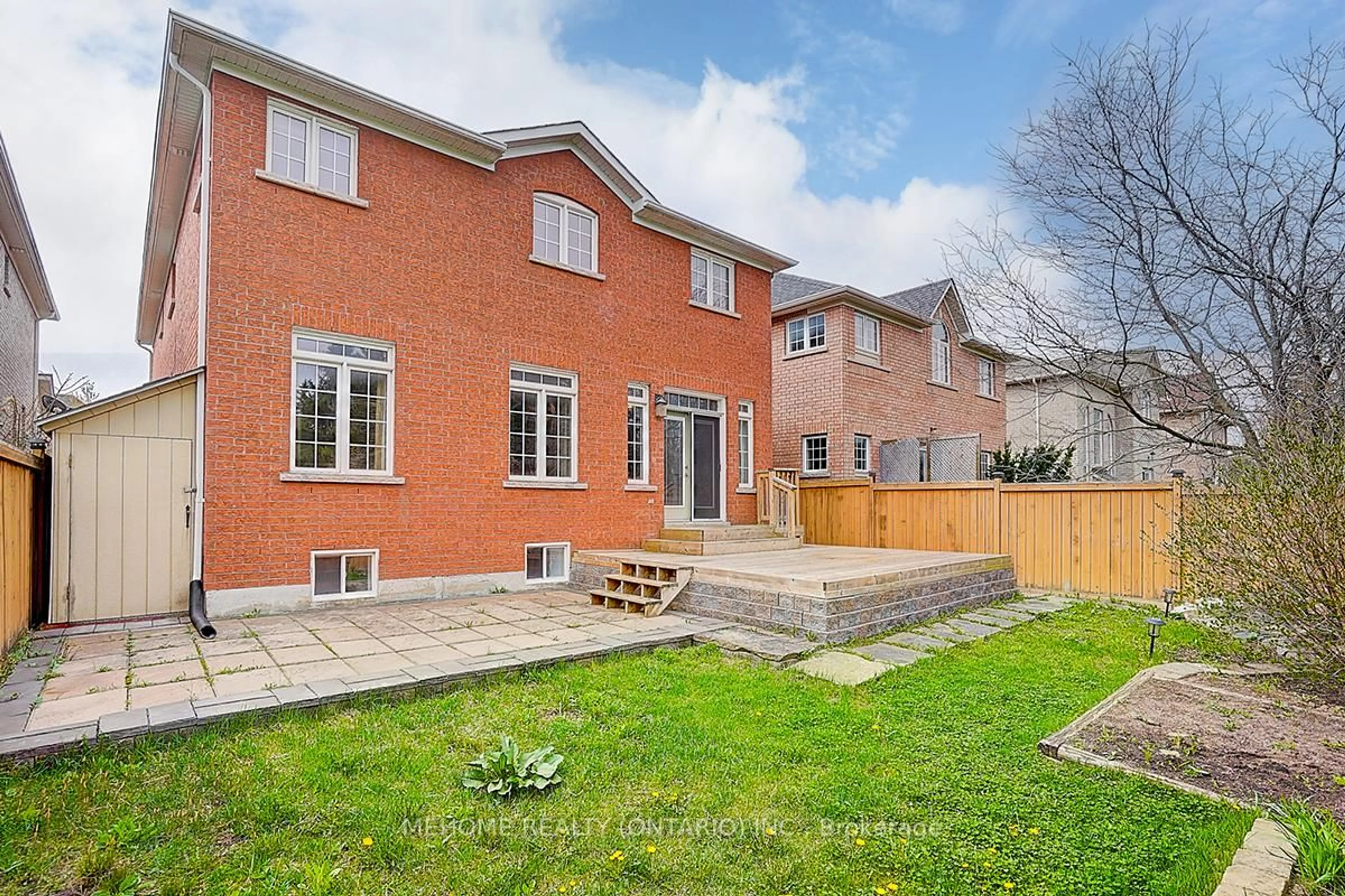 Home with brick exterior material, street for 40 Westminster Circ, Barrie Ontario L4M 0A5