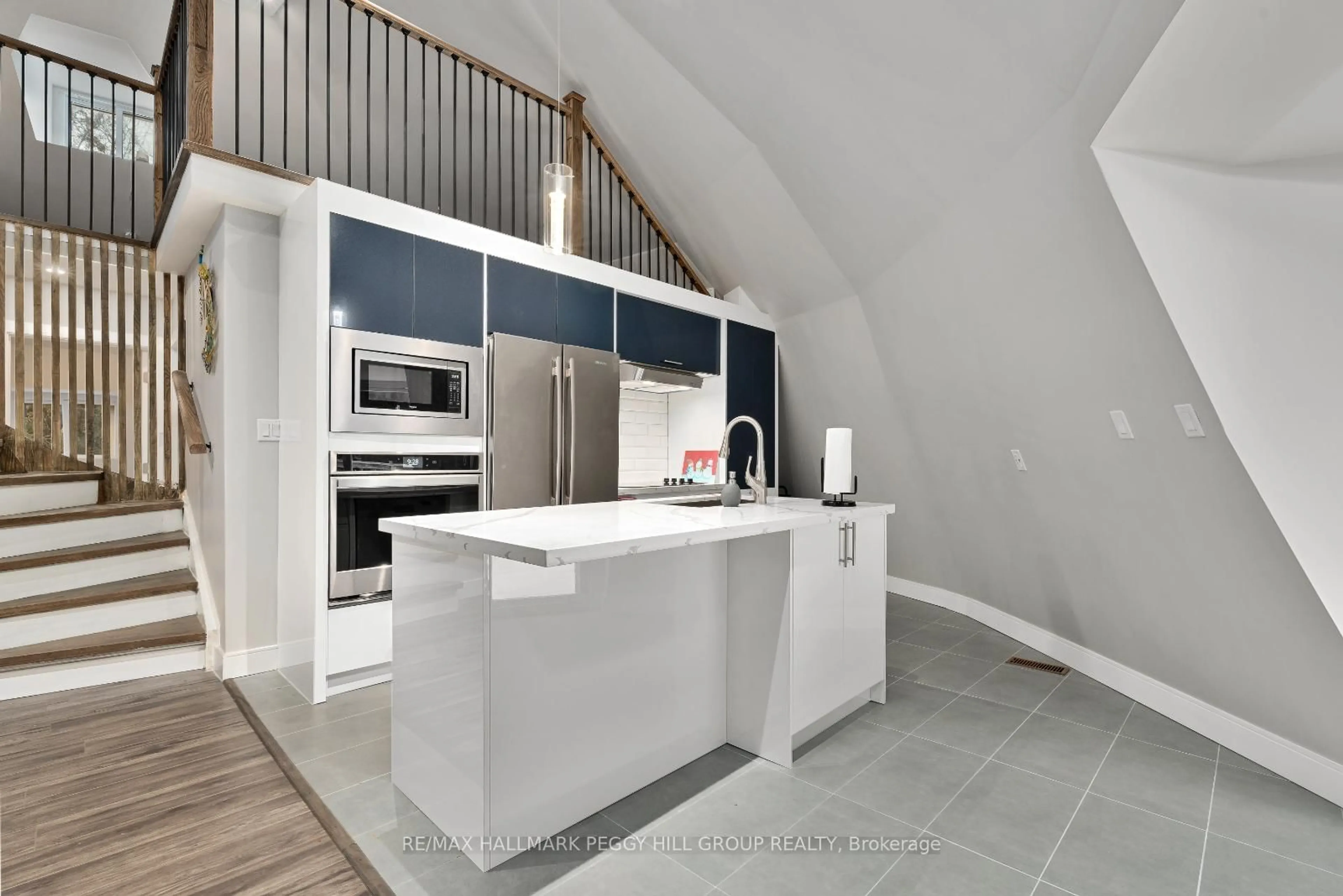 Open concept kitchen, unknown for 47 Campbell Ave, Oro-Medonte Ontario L0L 1T0