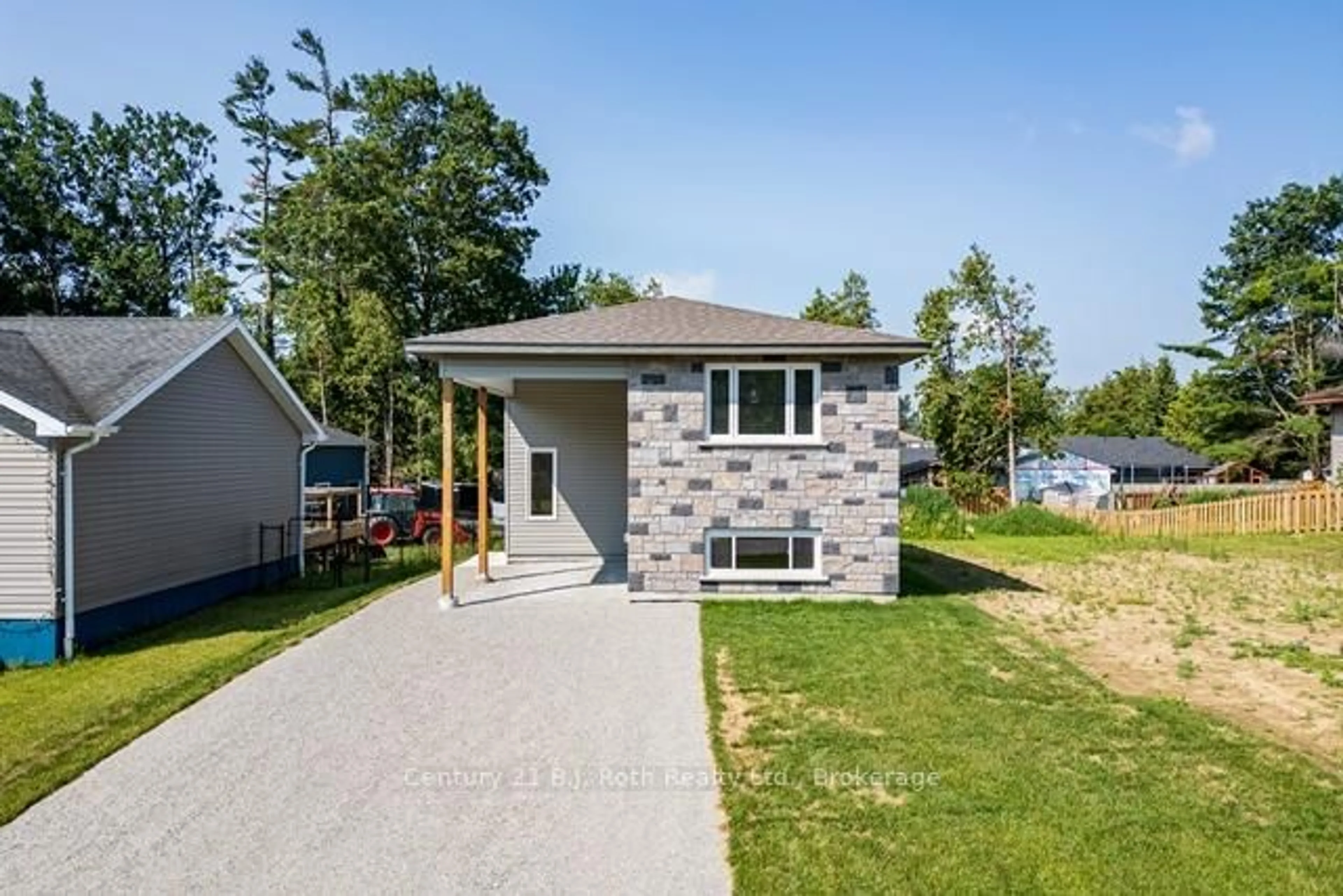 Home with brick exterior material, street for 3382 Azcona Ave, Severn Ontario L0K 1G0