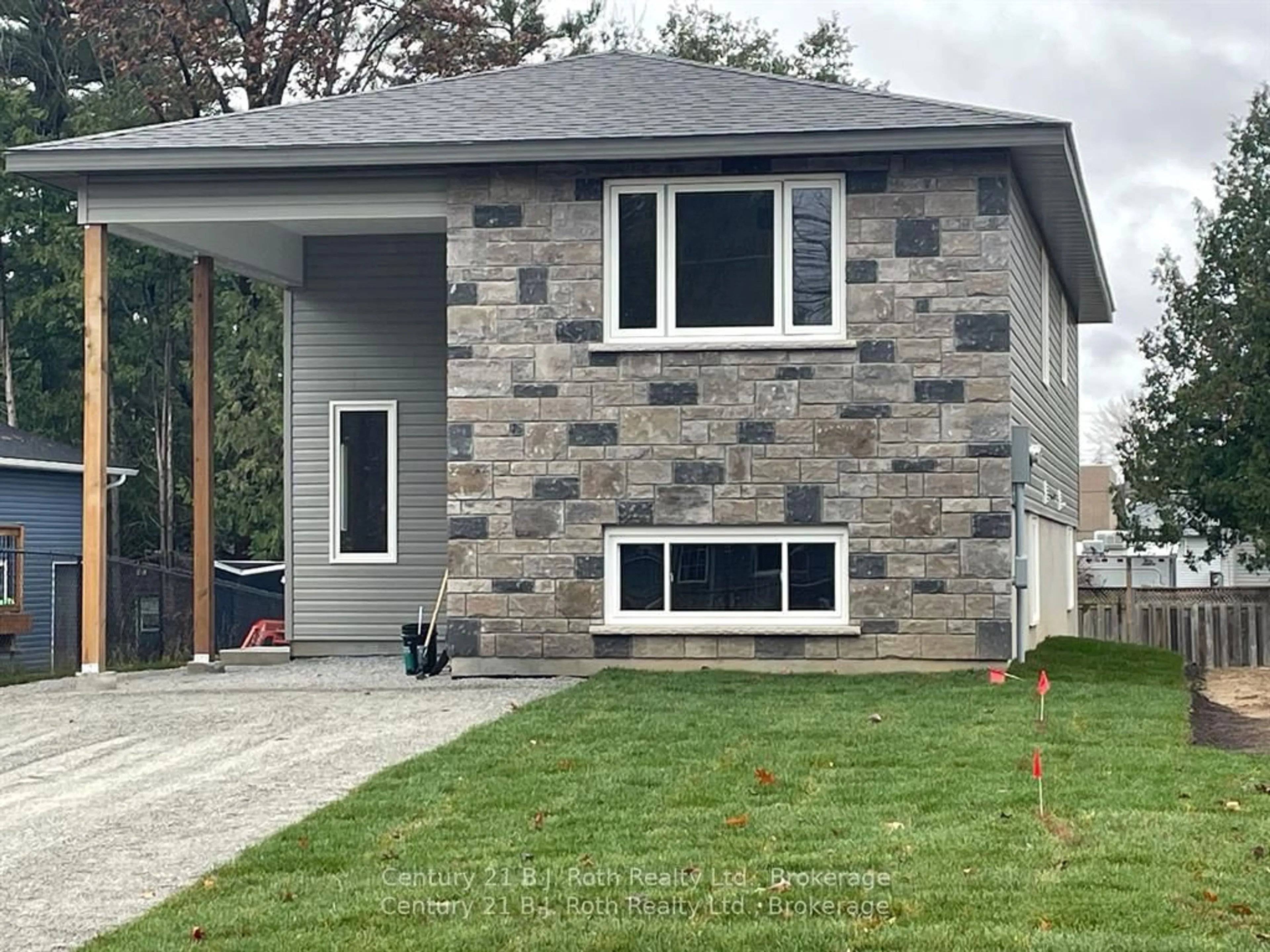 Home with brick exterior material, street for 3382 Azcona Ave, Severn Ontario L0K 1G0