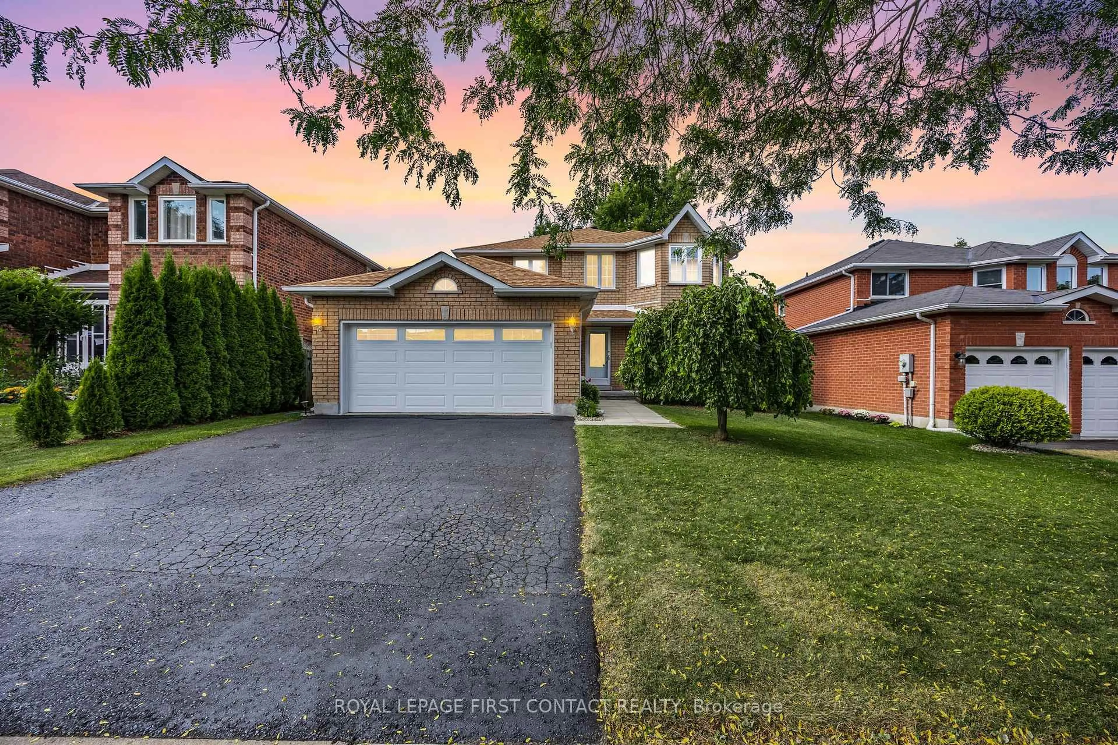 Home with brick exterior material, street for 298 Livingstone St, Barrie Ontario L4N 7C2