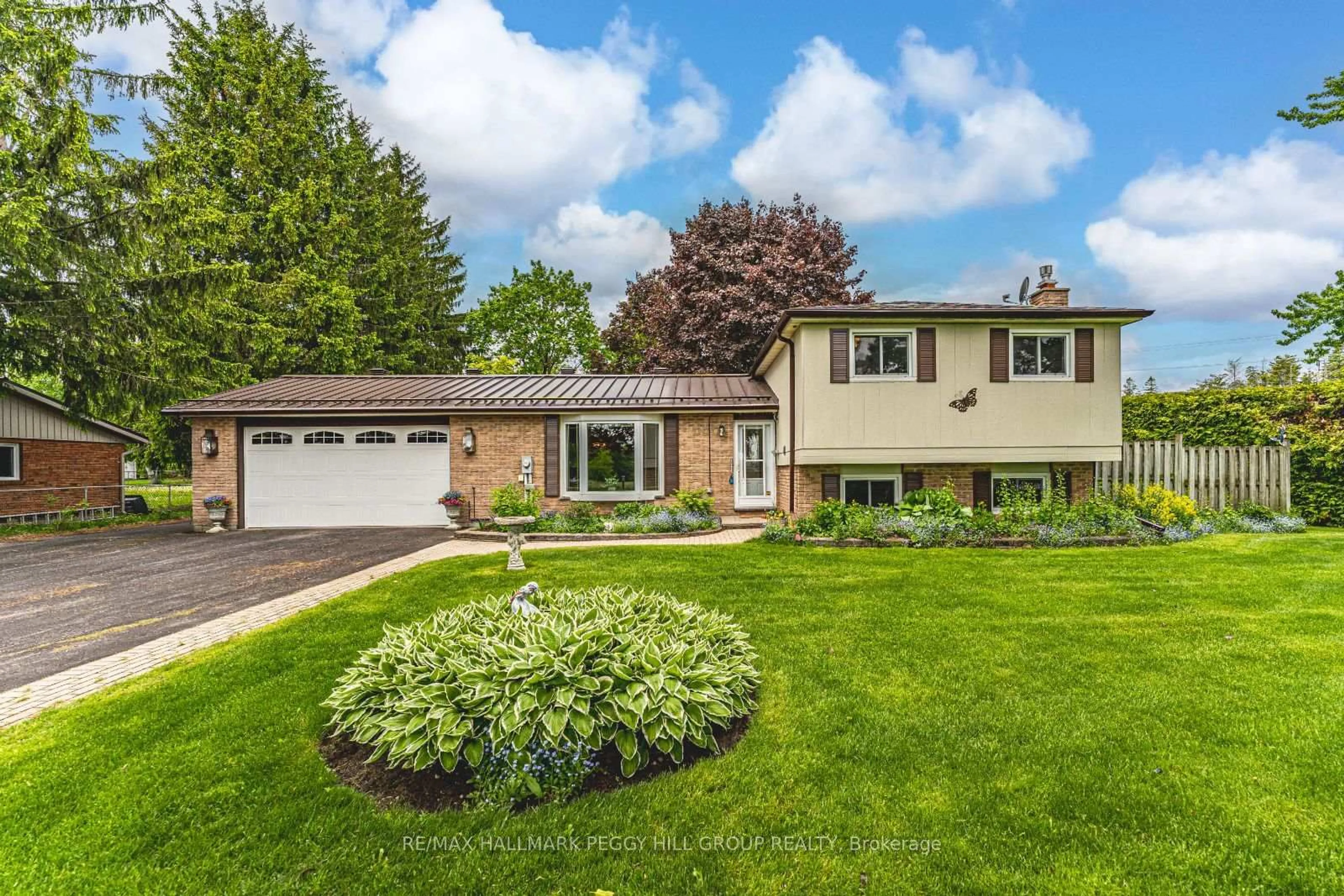 Home with vinyl exterior material, street for 3384 Dobson Rd, Springwater Ontario L9X 1T5