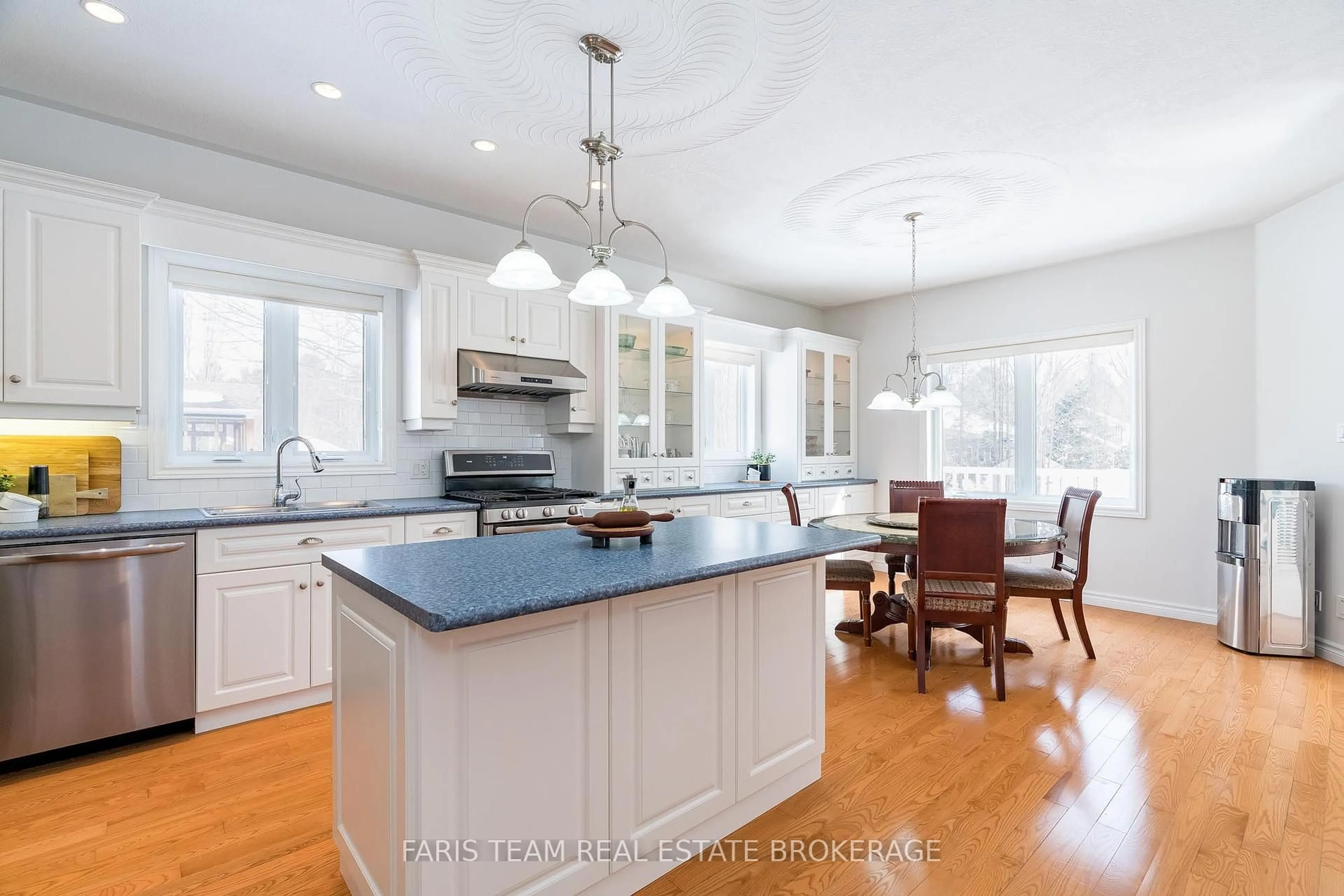 Open concept kitchen, unknown for 91 Maryjane Rd, Tiny Ontario L0L 2T0