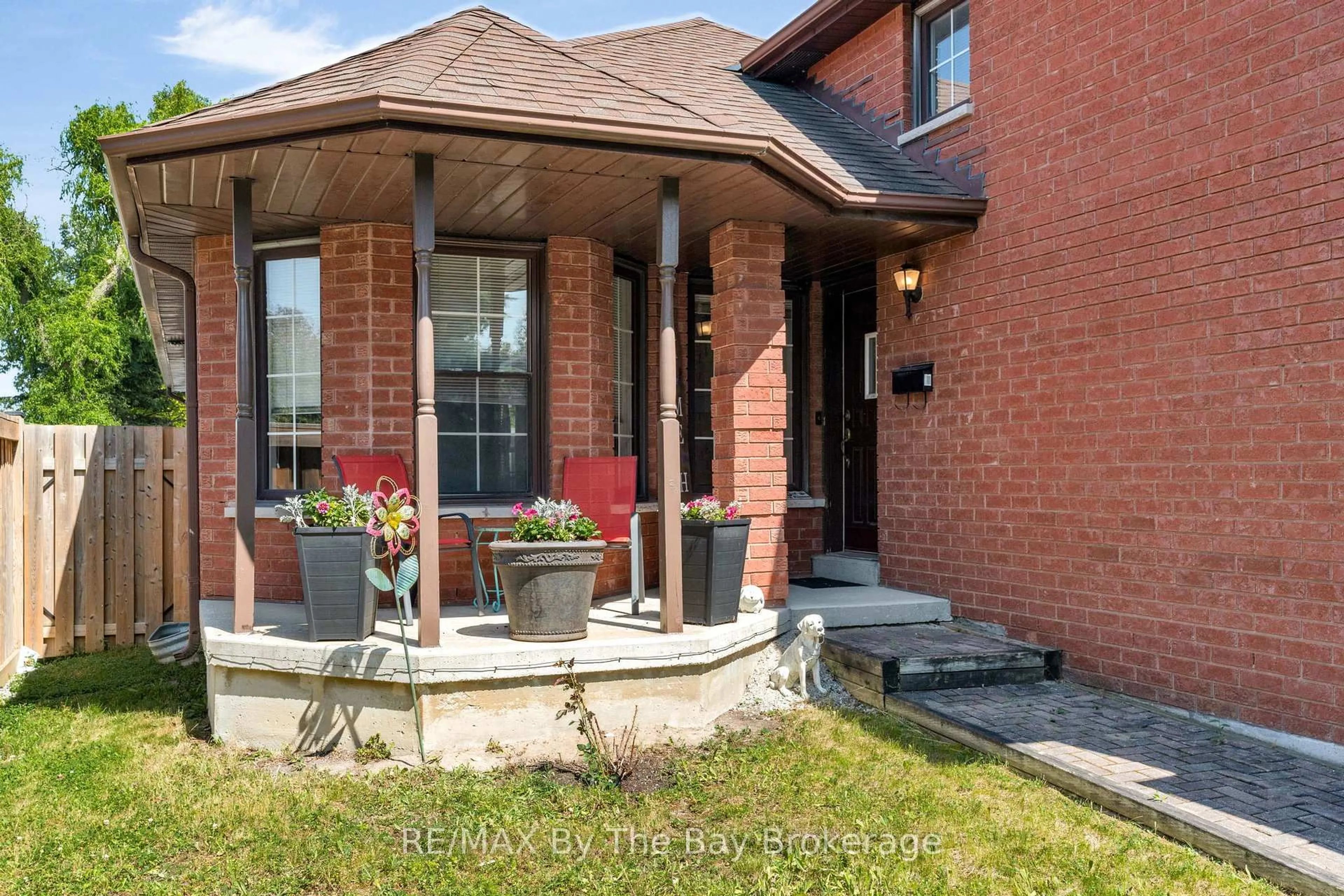 Home with brick exterior material, street for 83 Ward Dr, Barrie Ontario L4N 8A2