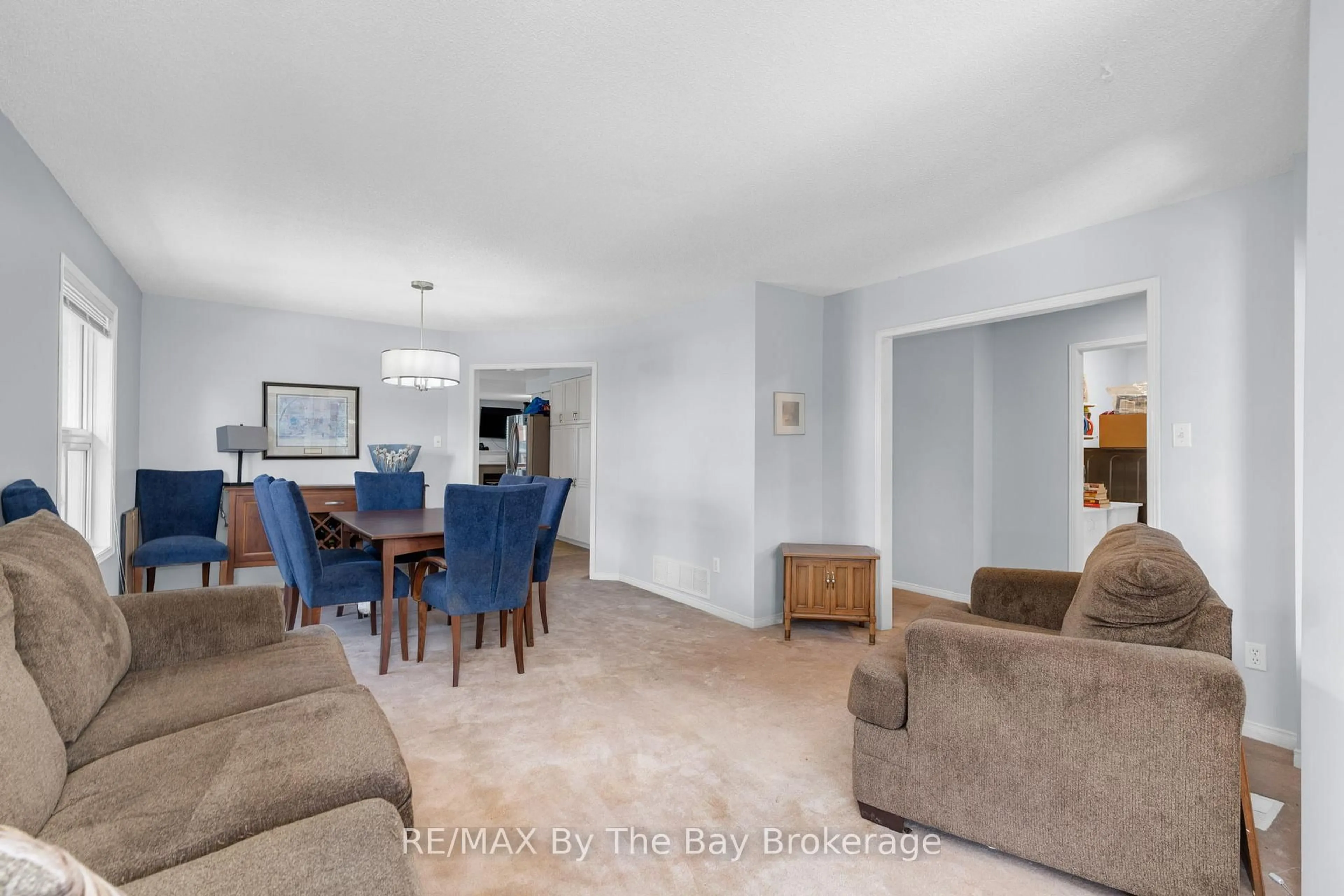 Living room with furniture, unknown for 83 Ward Dr, Barrie Ontario L4N 8A2
