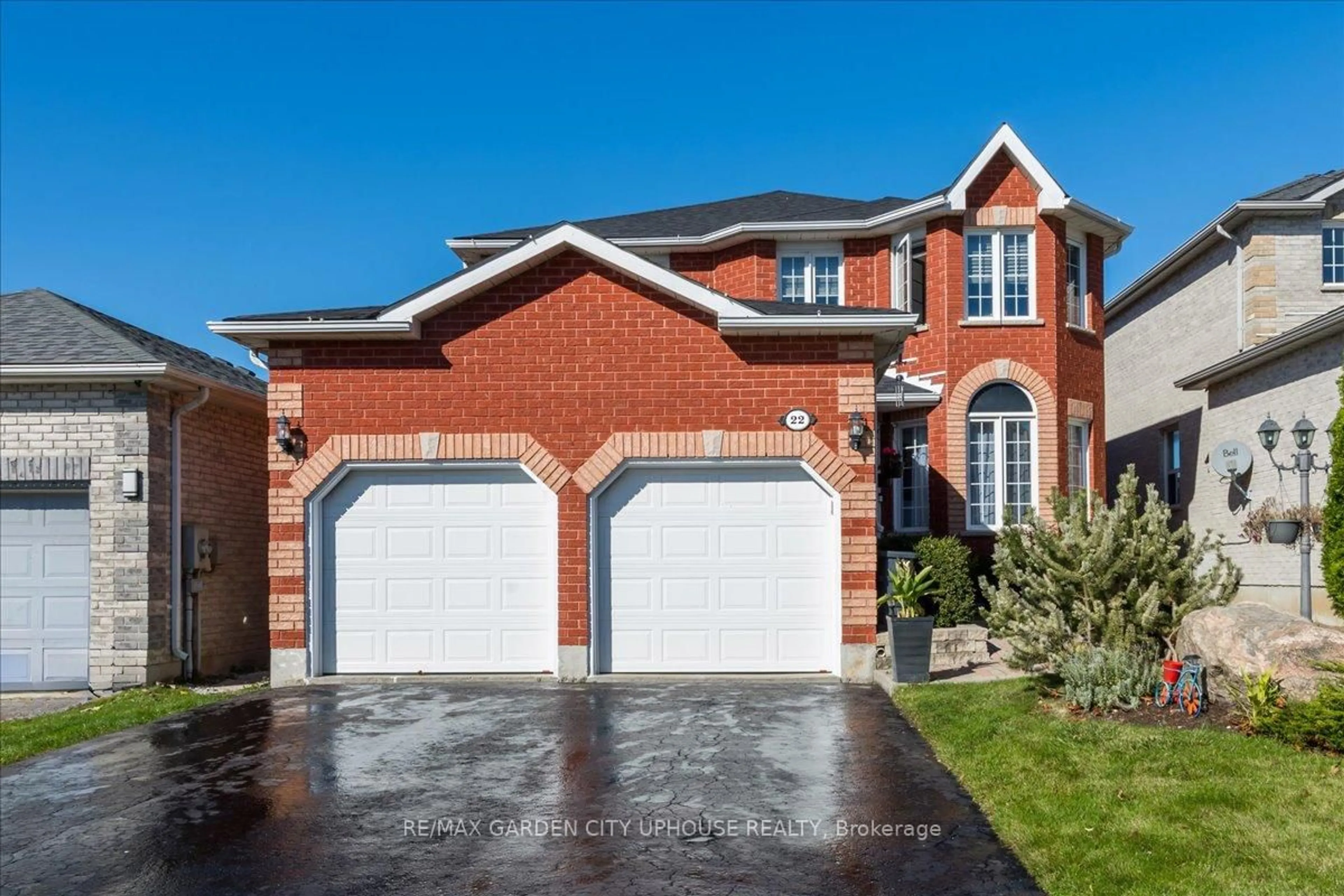 Home with brick exterior material, street for 22 Grace Cres, Barrie Ontario L4N 9S8