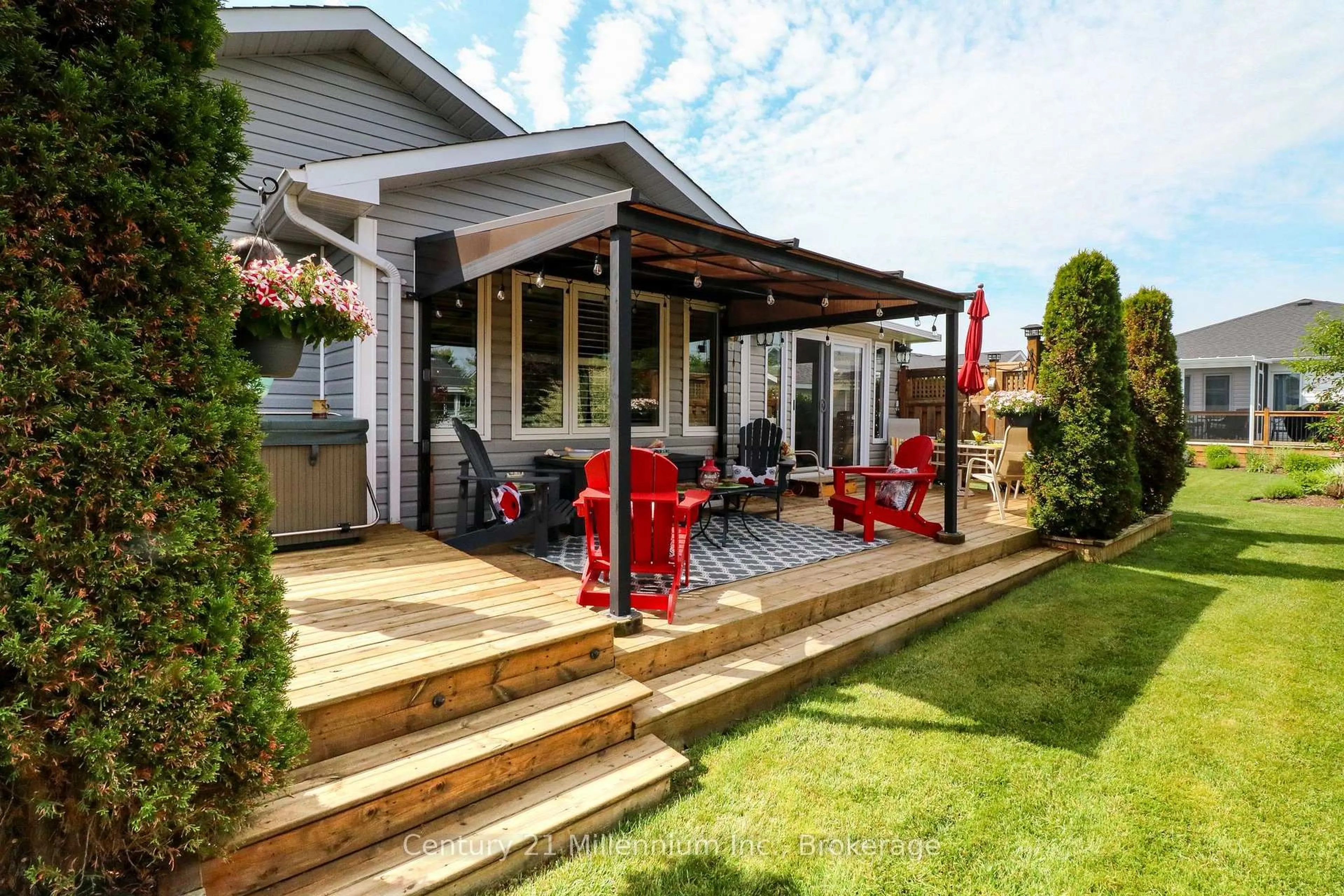 Patio, street for 6 Tennessee Ave, Wasaga Beach Ontario L9Z 3A8