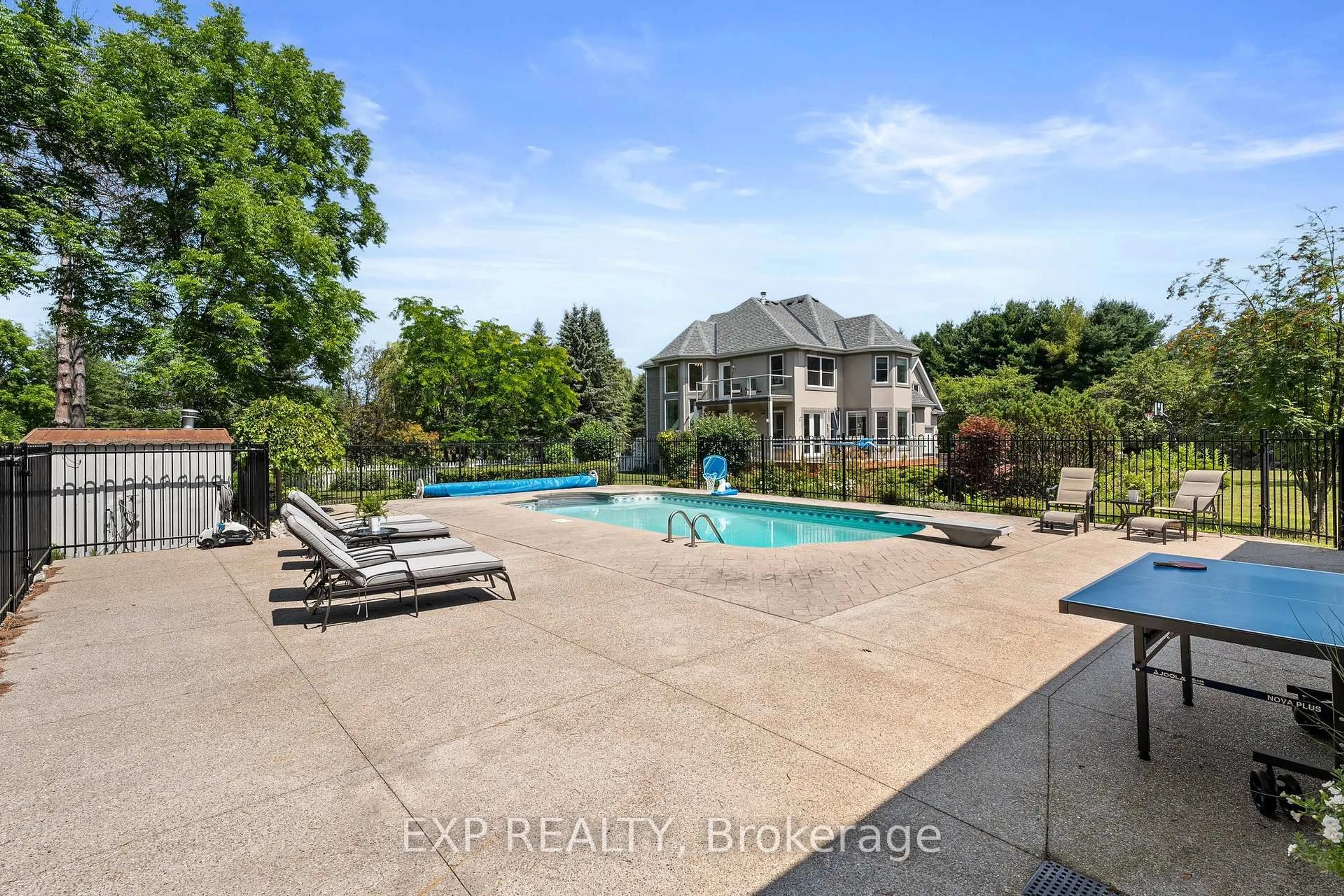 Pool for 7833 Poplar Sdrd, Clearview Ontario L9Y 5N4