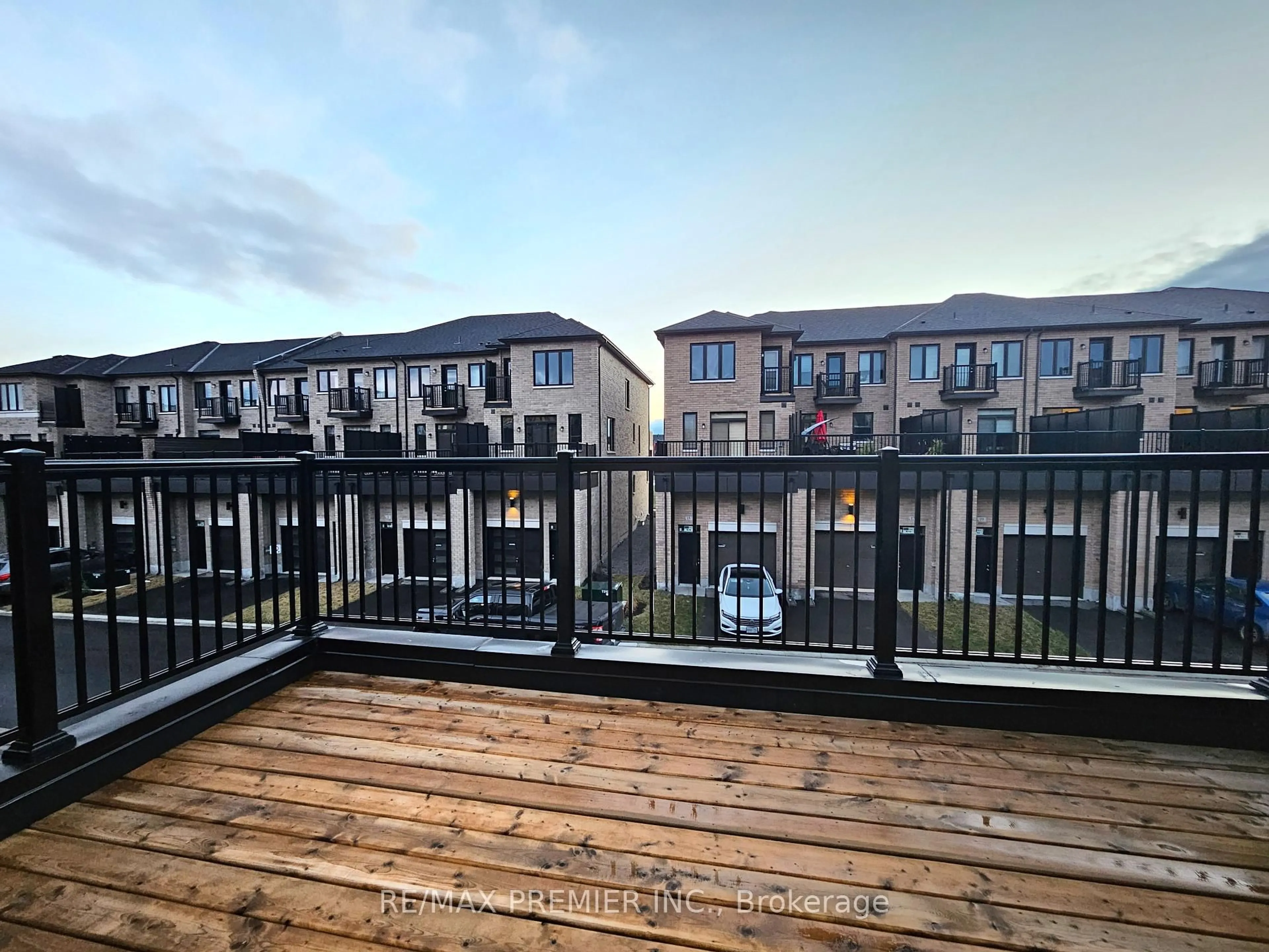 Unknown for 16 Cherry Hill Lane, Barrie Ontario L4N 6K7