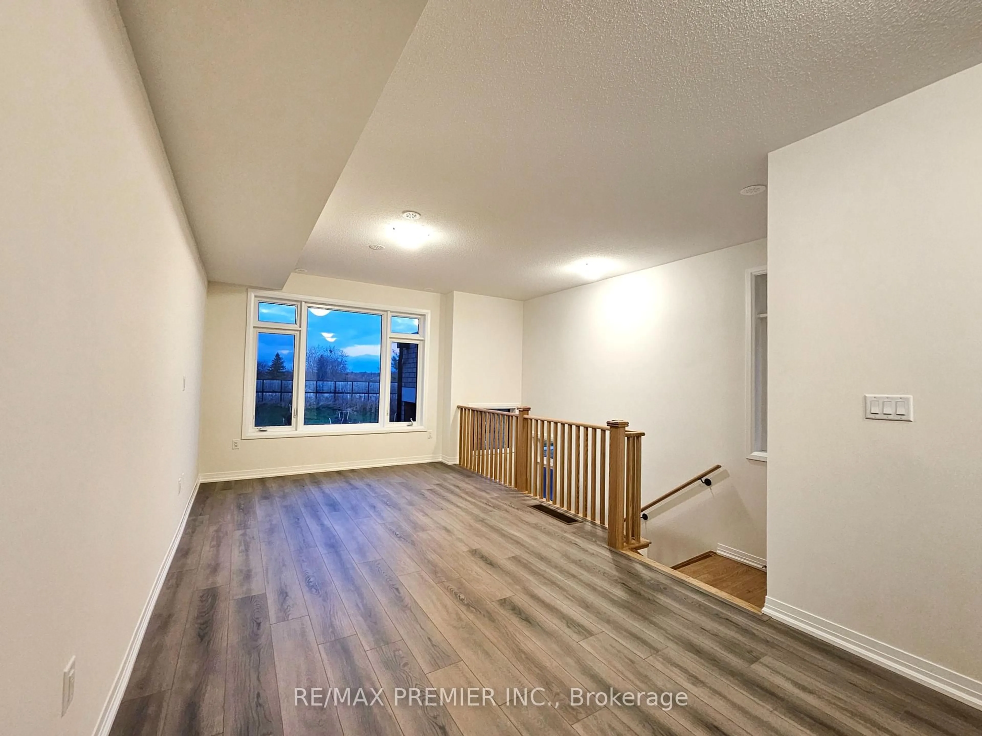 A pic of a room for 16 Cherry Hill Lane, Barrie Ontario L4N 6K7