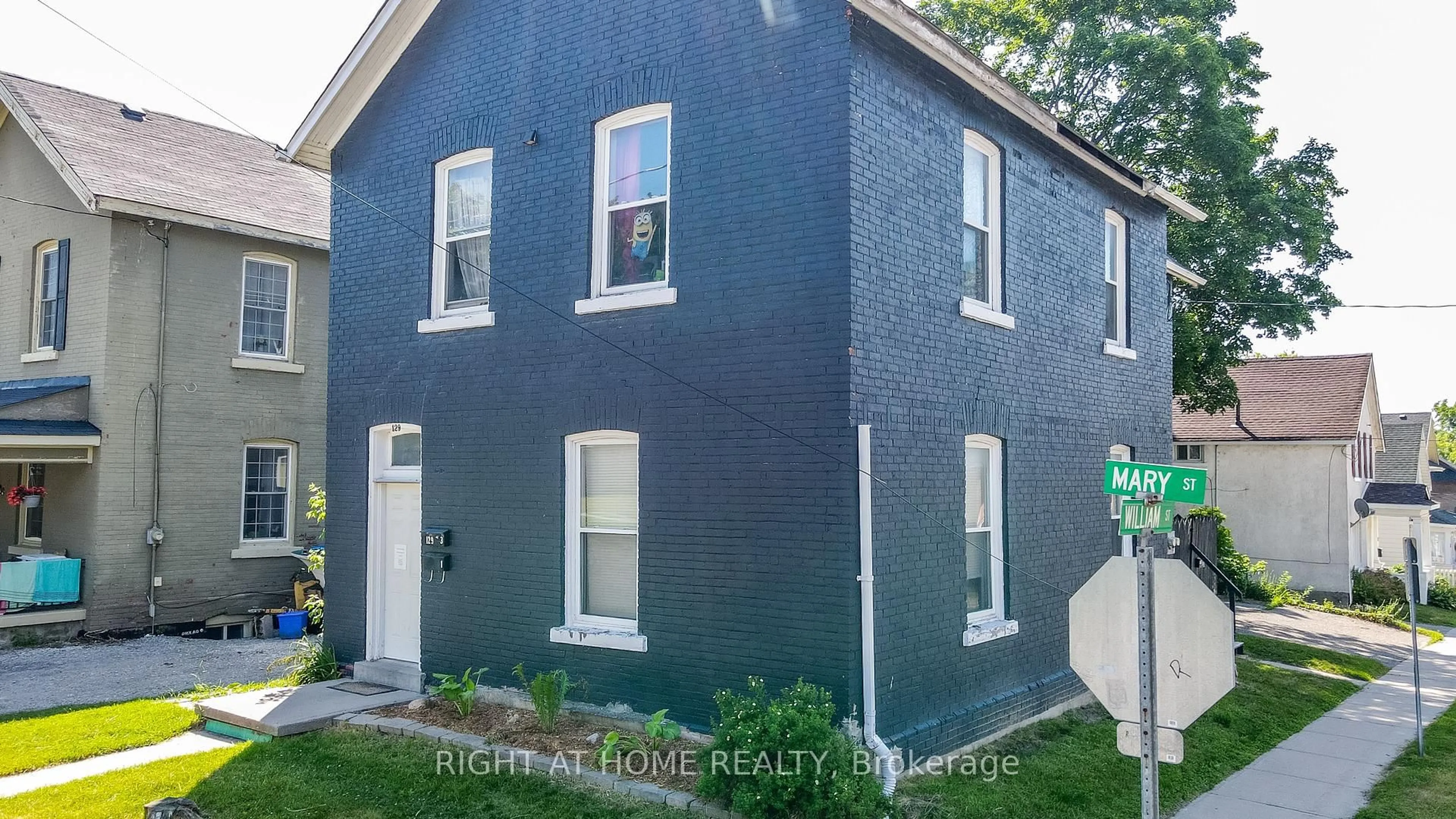 Home with brick exterior material, street for 129 Mary St, Orillia Ontario L3V 3E1