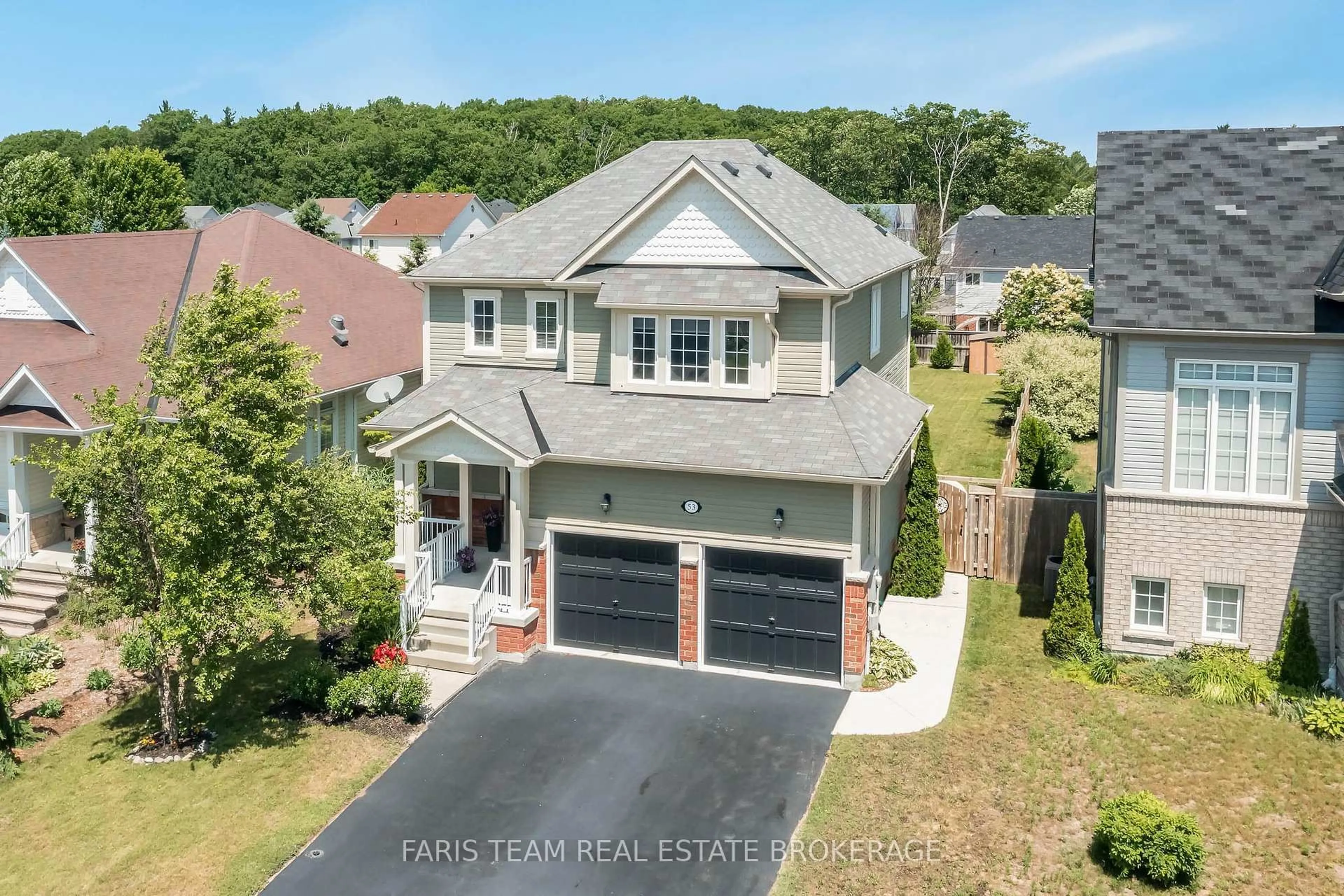 A pic from outside/outdoor area/front of a property/back of a property/a pic from drone, street for 53 Christy Dr, Wasaga Beach Ontario L9Z 0E5